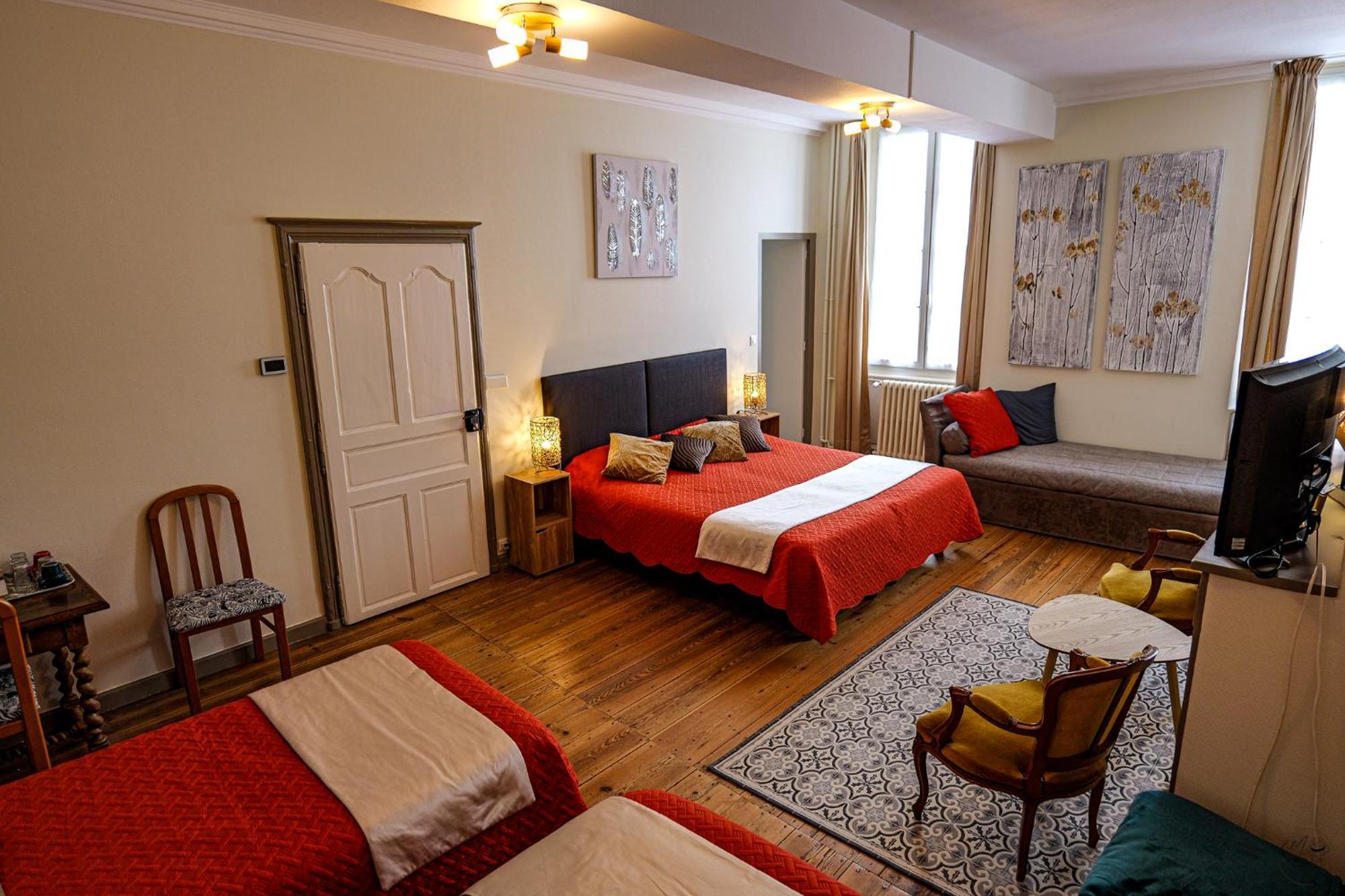 Chambre Quadruple avec Salle de Bains Privative