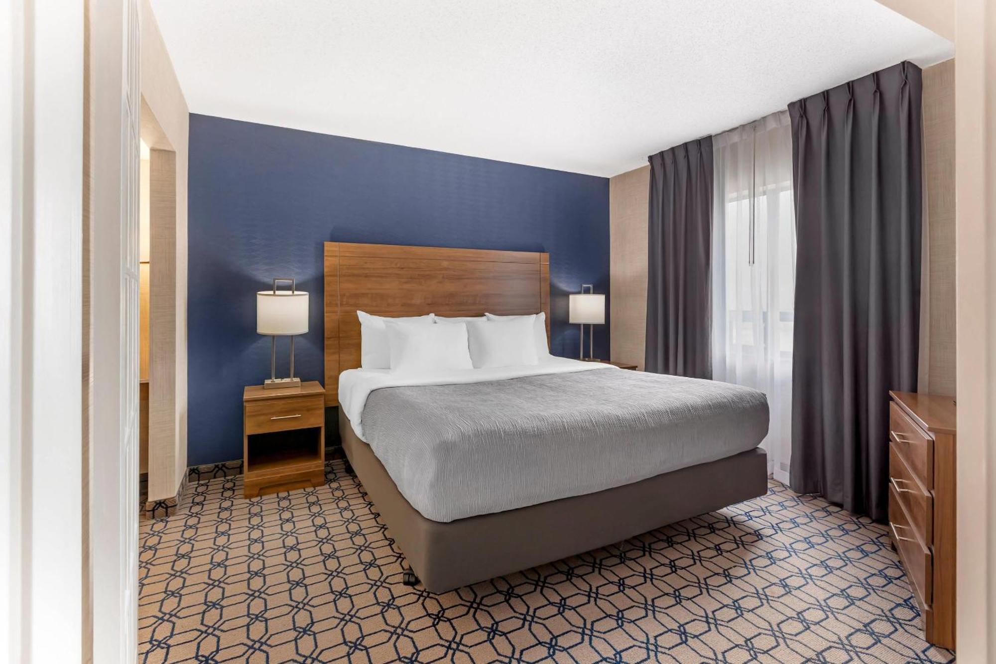 King Suite with Sofa Bed - Non Smoking