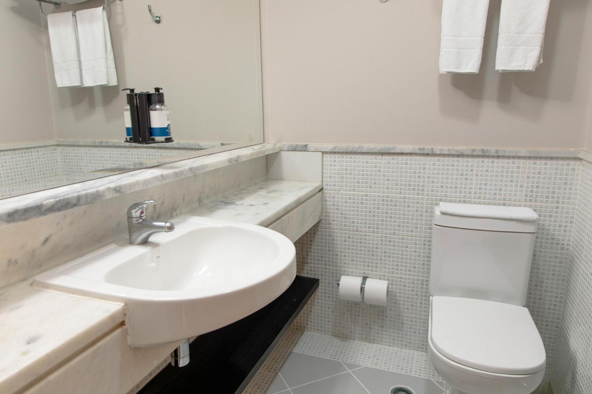 Quarto Luxo com 2 Camas de Solteiro
