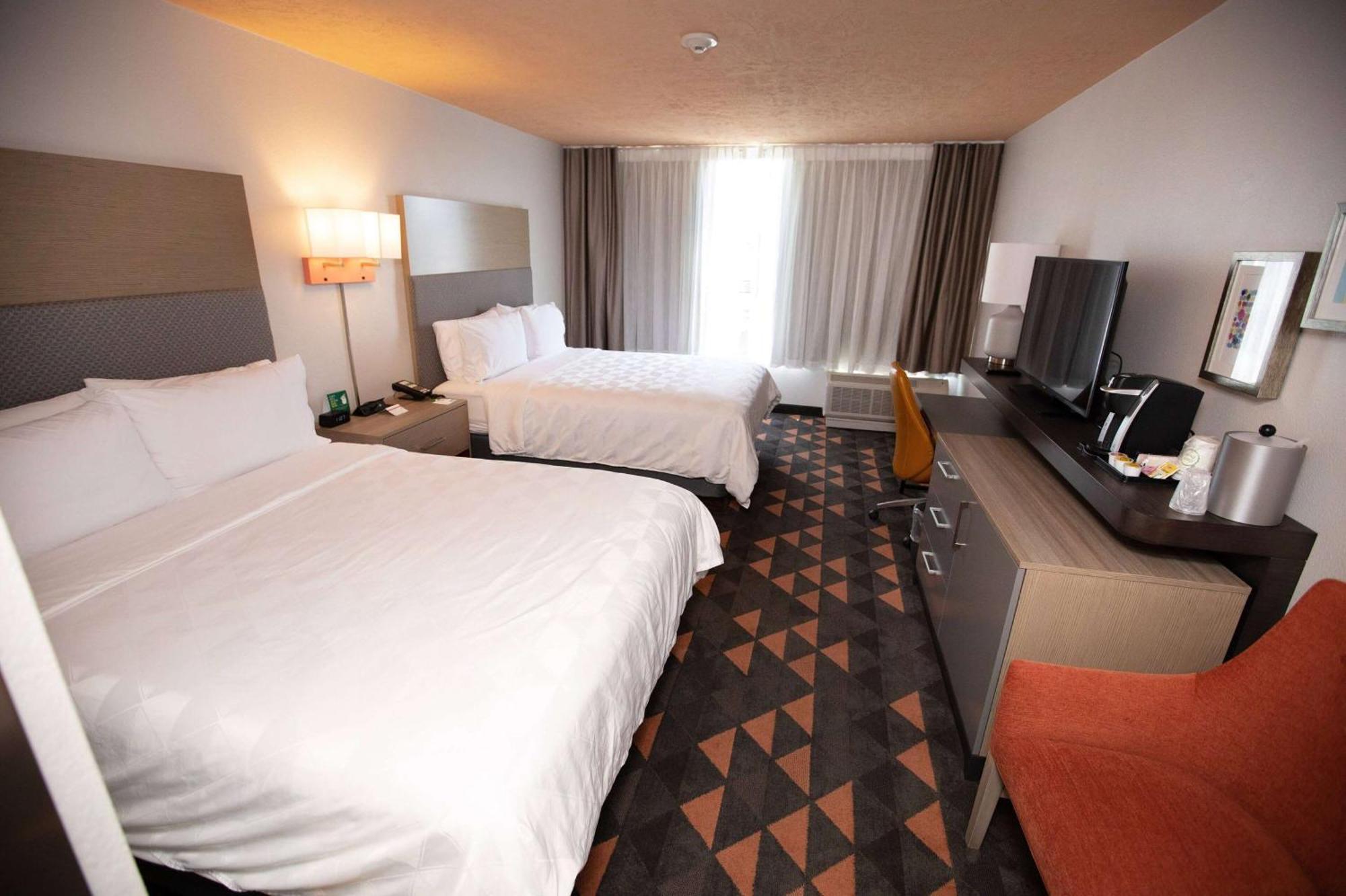 Queen Room with Two Queen Beds - Non-Smoking