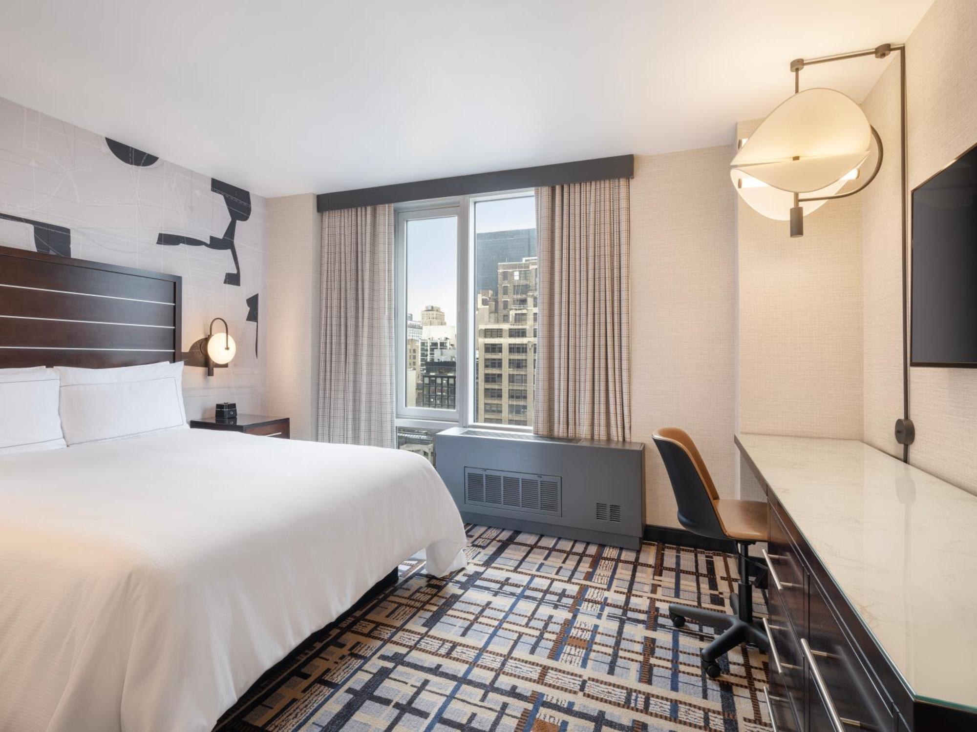 Quarto com Cama Queen-size e Vista da Cidade
