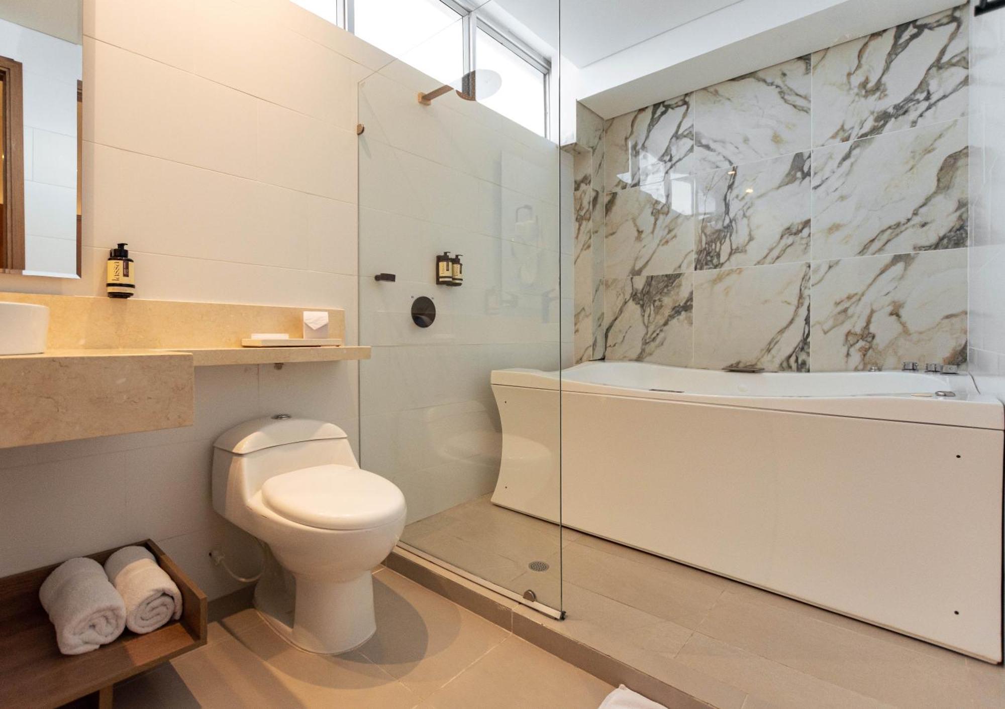 King Room Spa Bath
