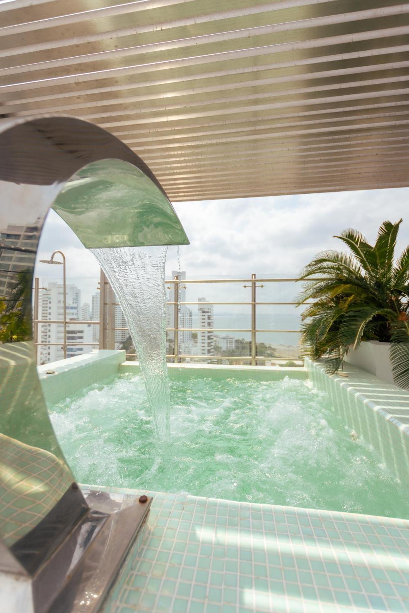Suite City View