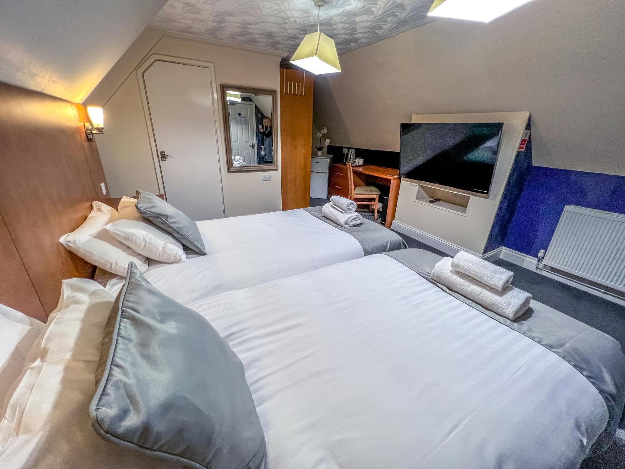 Deluxe Twin Room