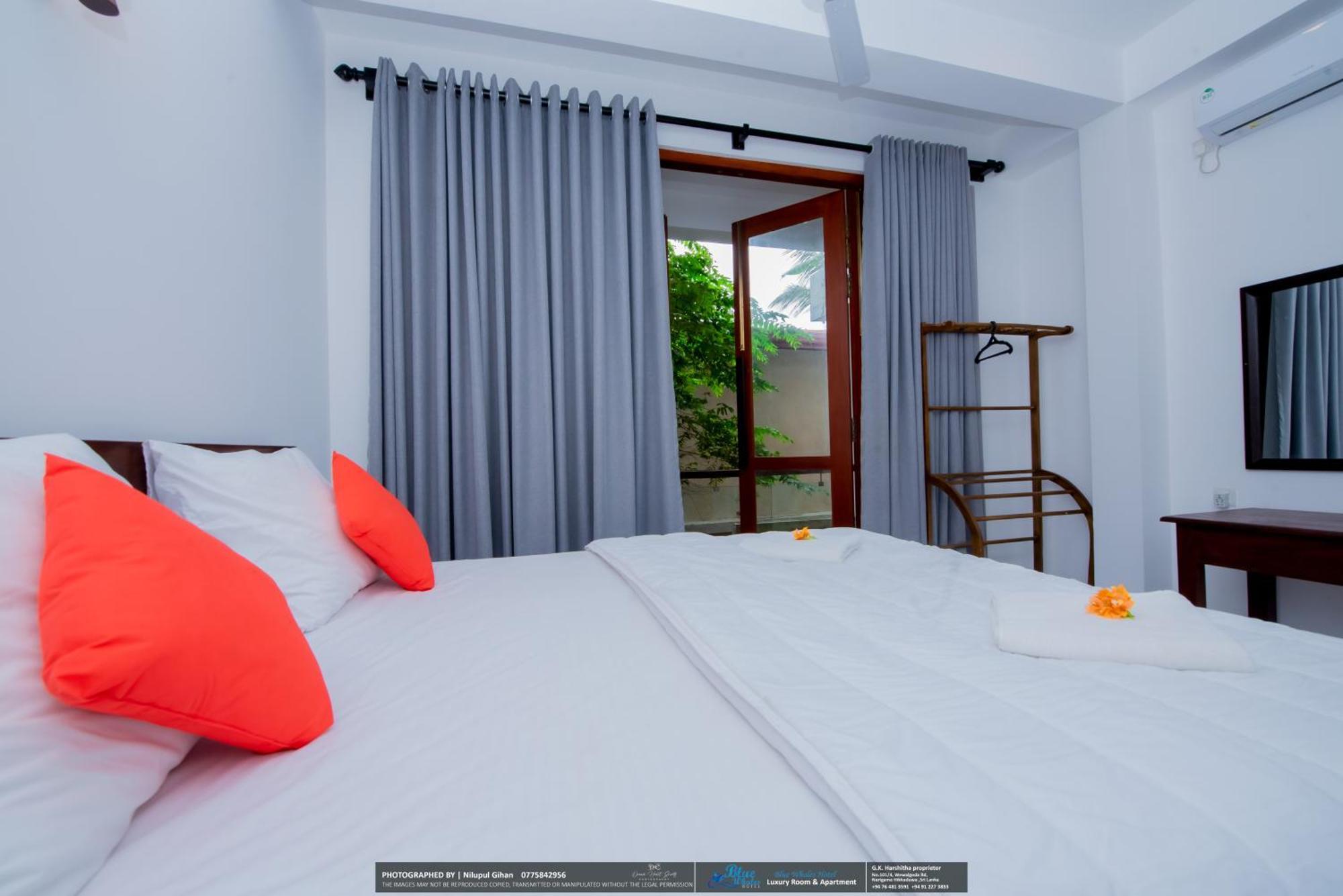 One-Bedroom Apartment Balcony Sea View