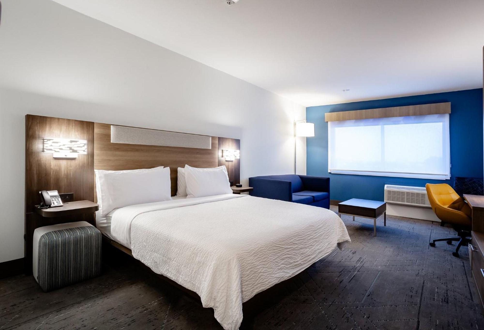 King Suite with Sofa Bed