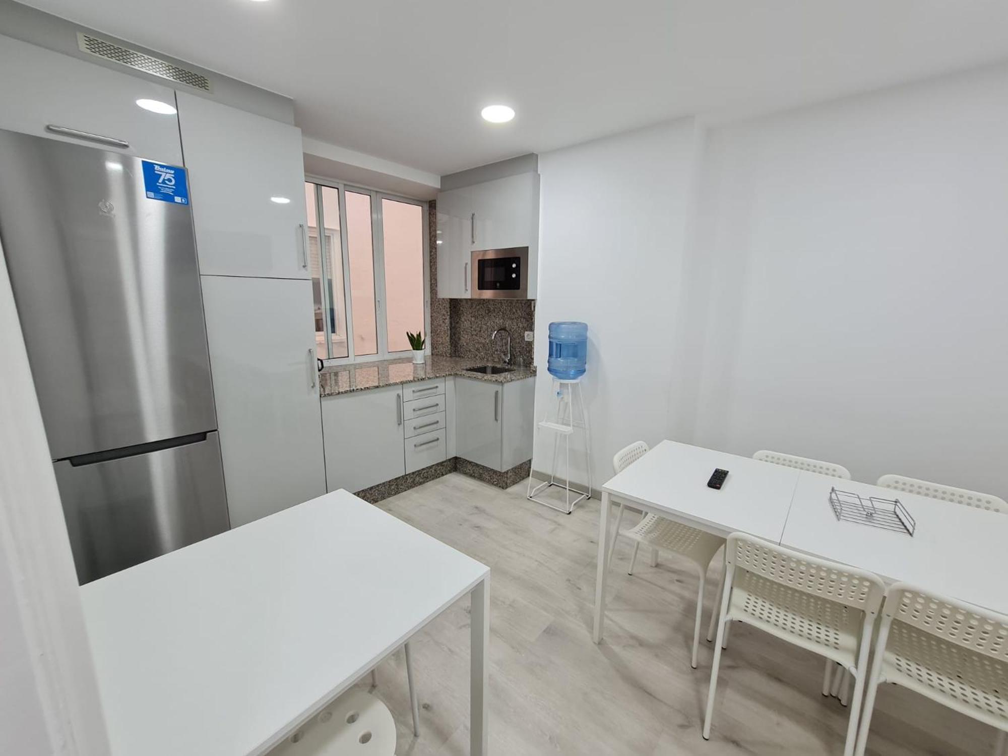 Habitación Triple Básica con baño compartido