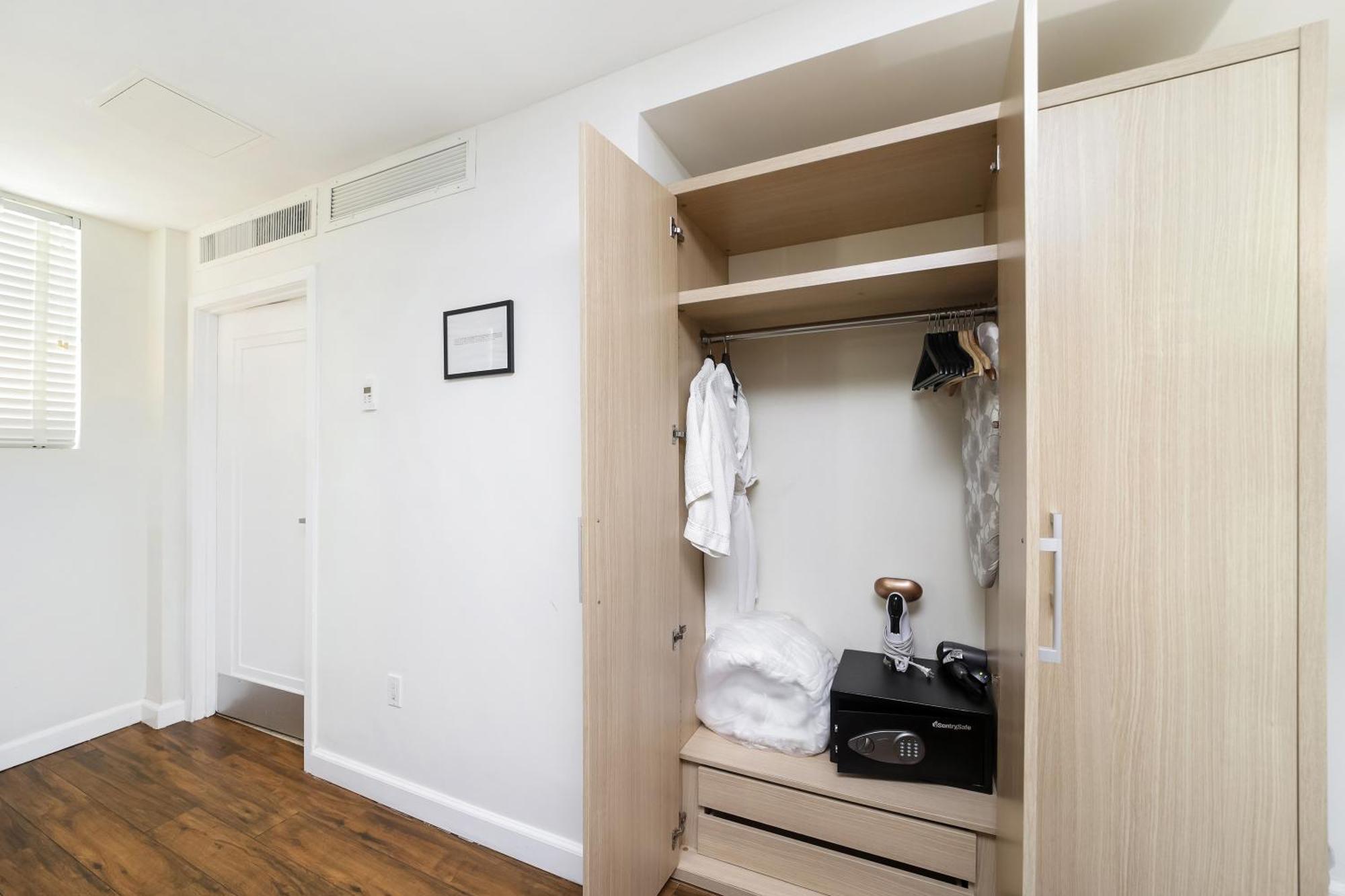 Deluxe Double Full Beds (Self Check-in)