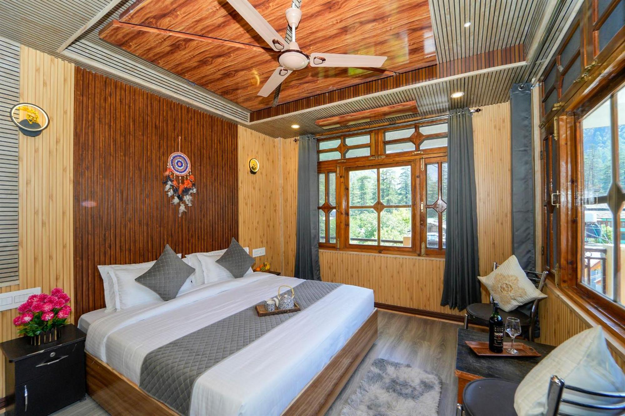 King Room with Mountain View