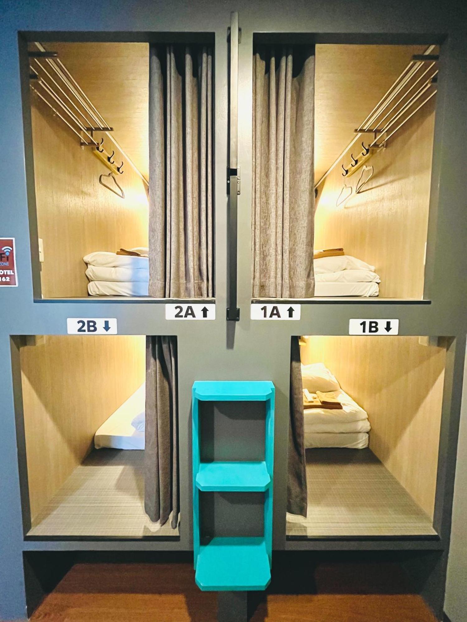 Bunk Bed in Mixed Dormitory Room