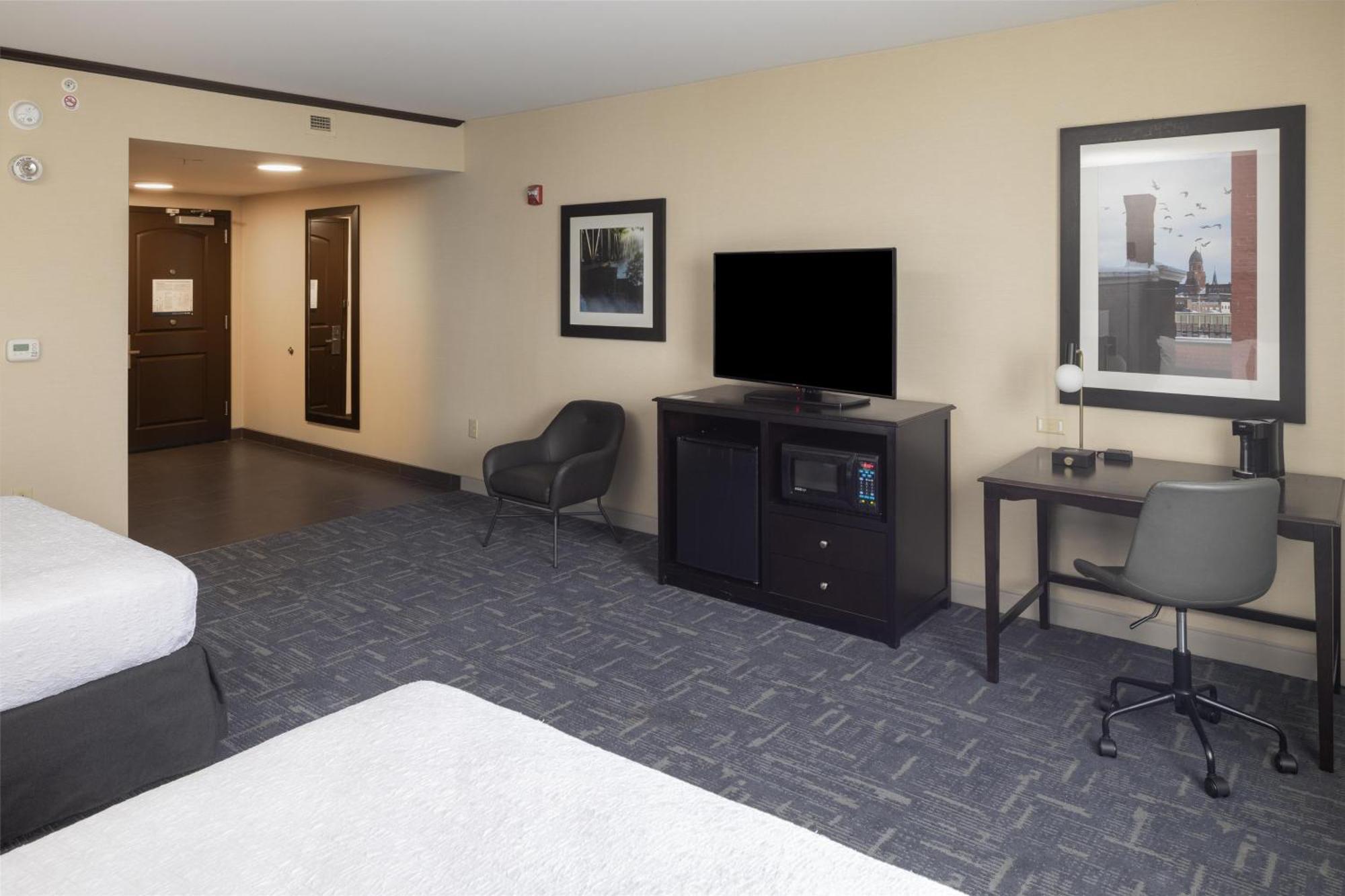 Queen Room with Two Queen Beds - Mobility Access/Non-Smoking