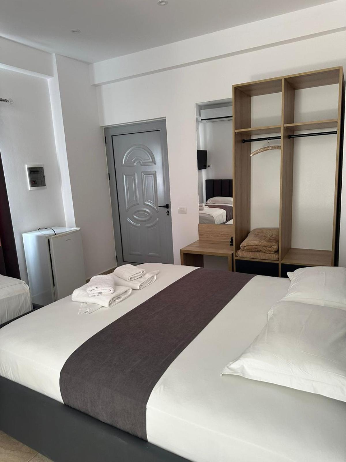 Triple Room Bath