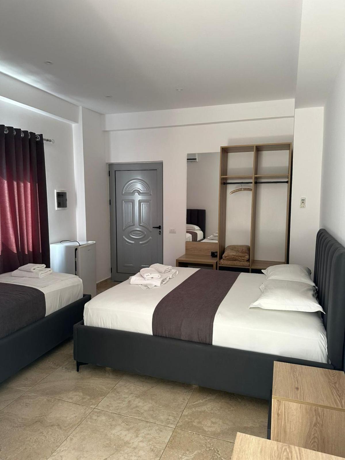 Triple Room Bath