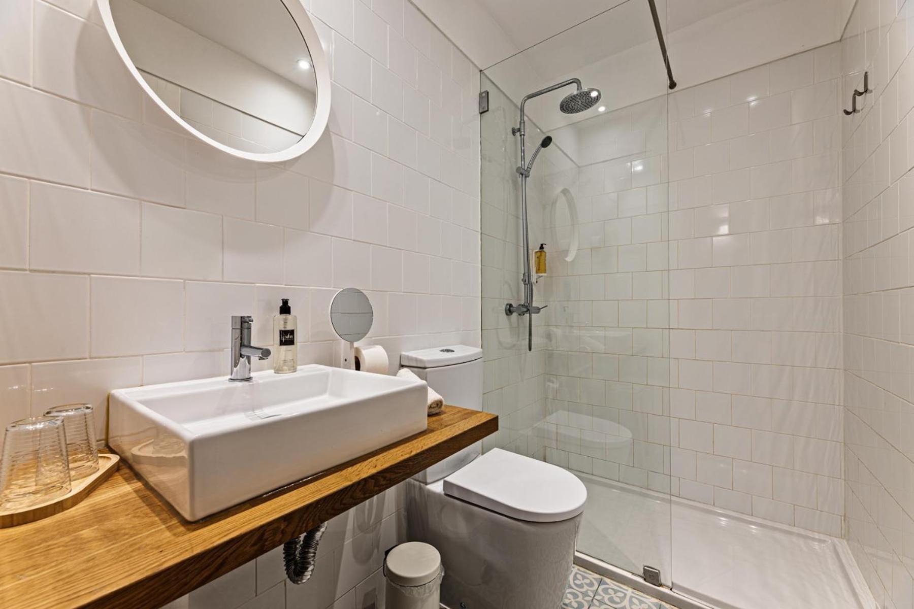 Double Room Private Bathroom,946790734:JPEG