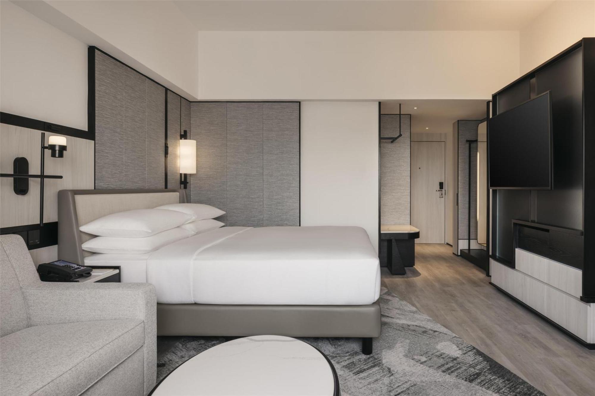 Deluxe King Room High Floor City View,1673927426:JPEG