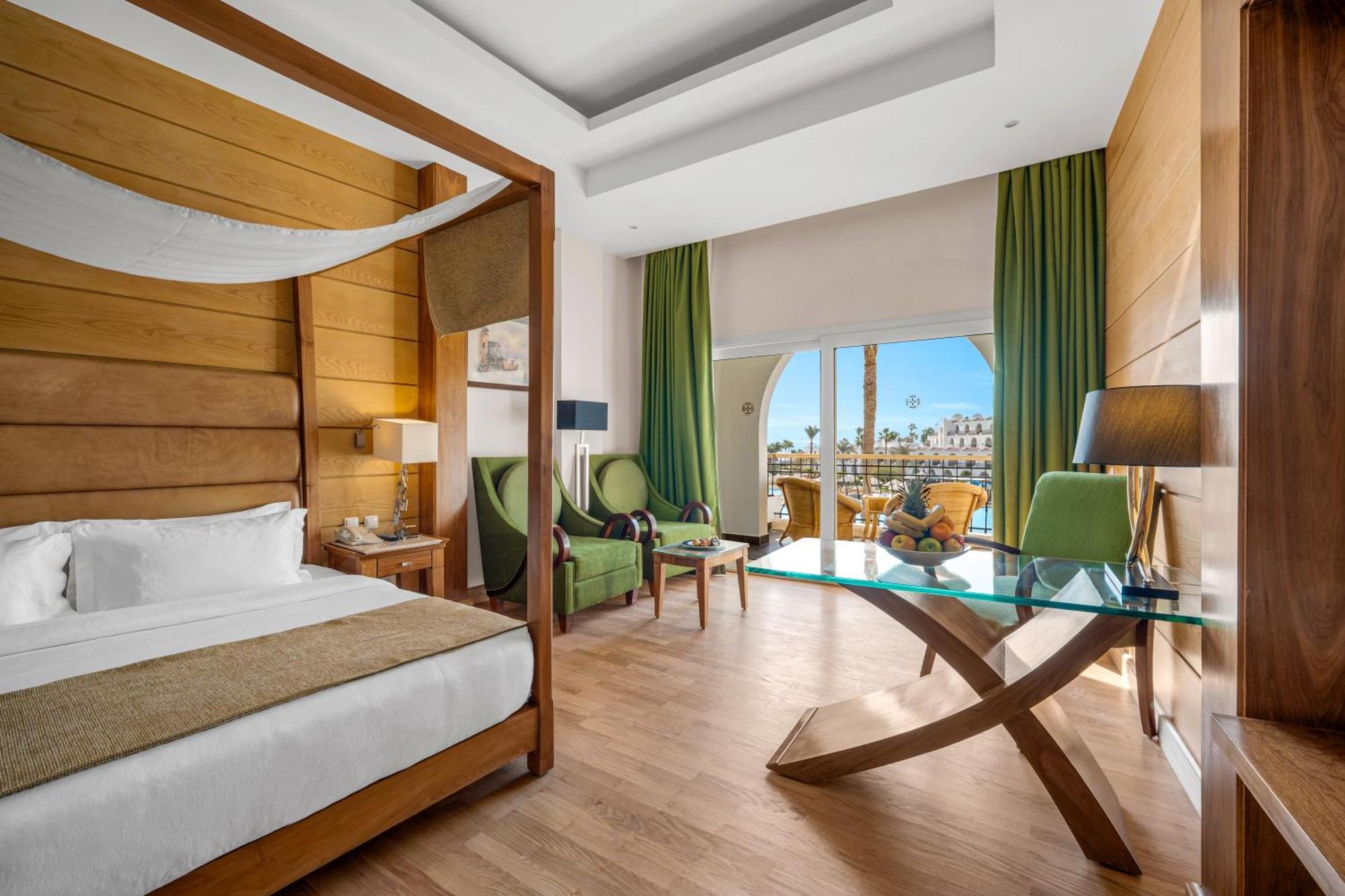 Royal Savoy Junior Suite with Jacuzzi (Adults Only)