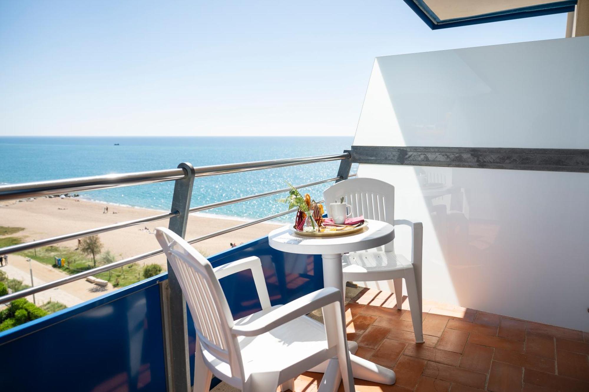 Superior Triple Room (3 adults) 2 beds