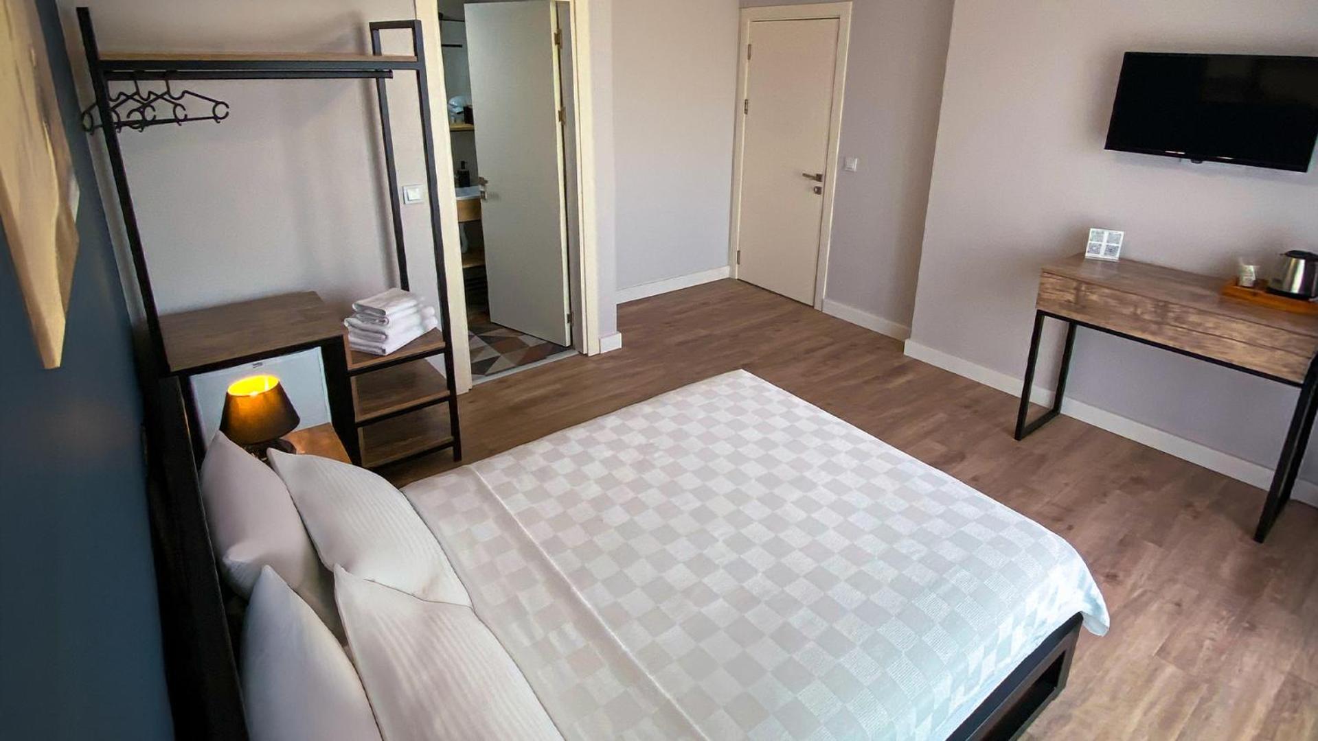 Deluxe Çift Kişilik Oda - Yandan Deniz Manzaralı