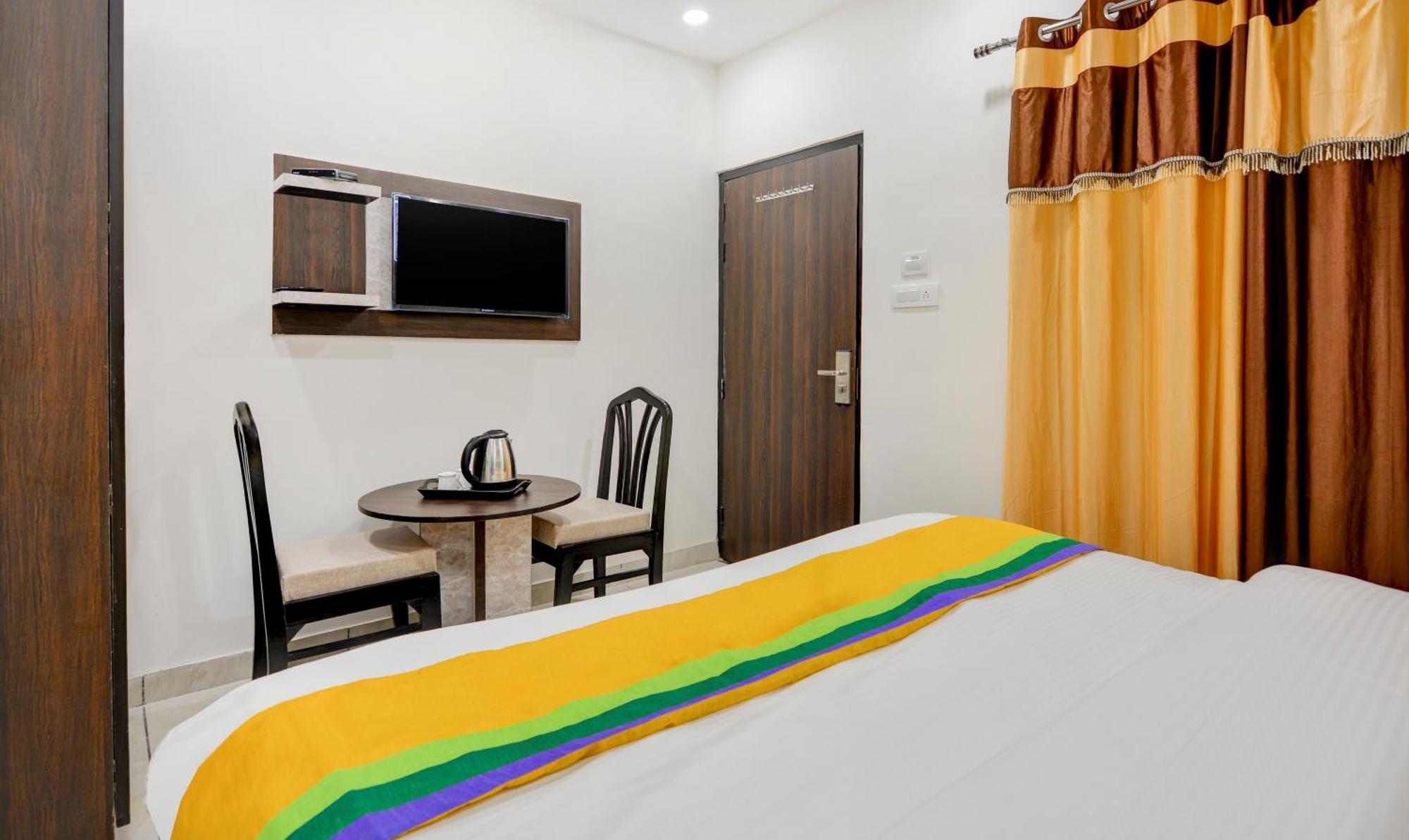 Economy Room