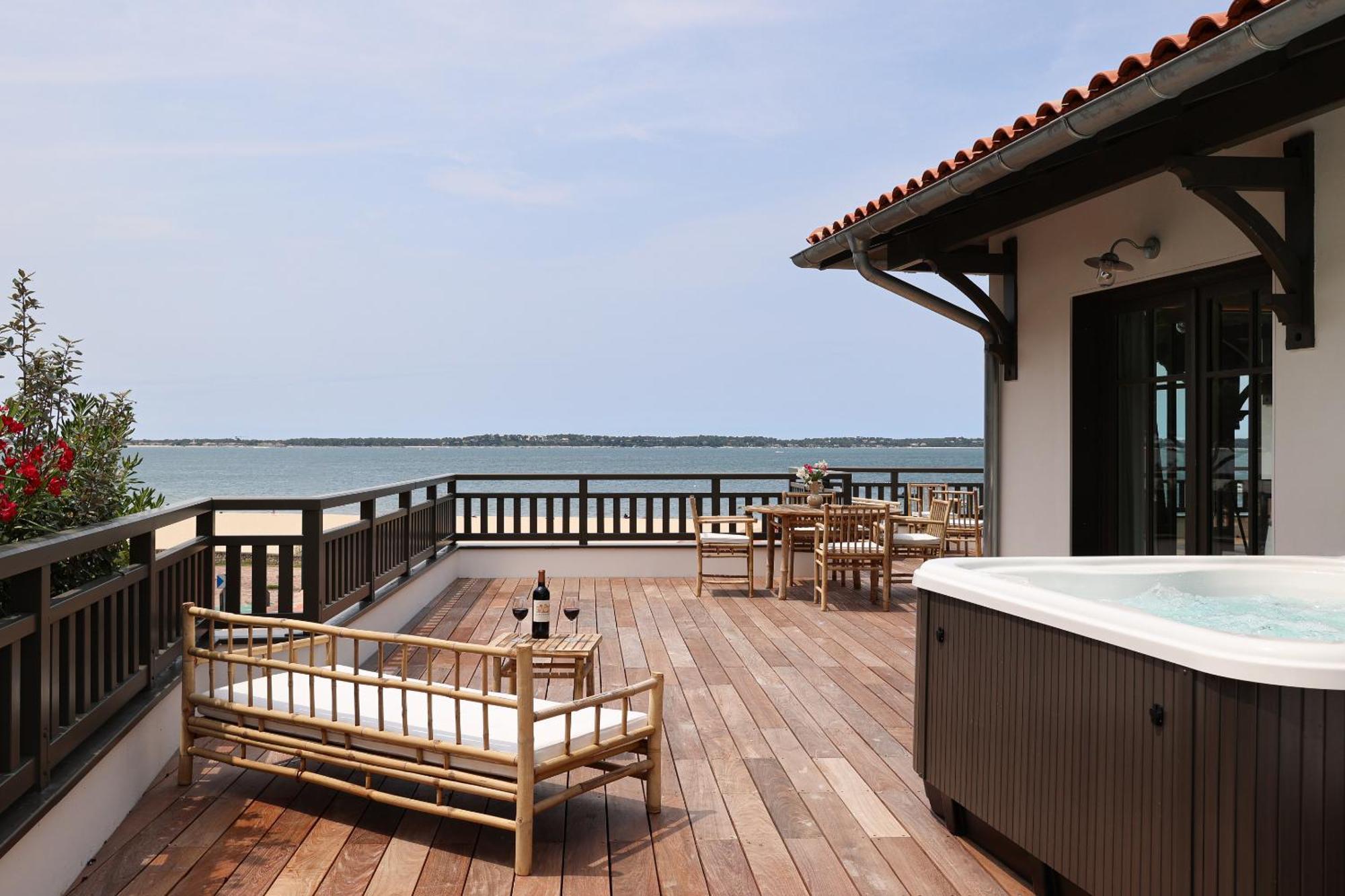 Suite Pereire avec Jacuzzi - Vue sur Mer