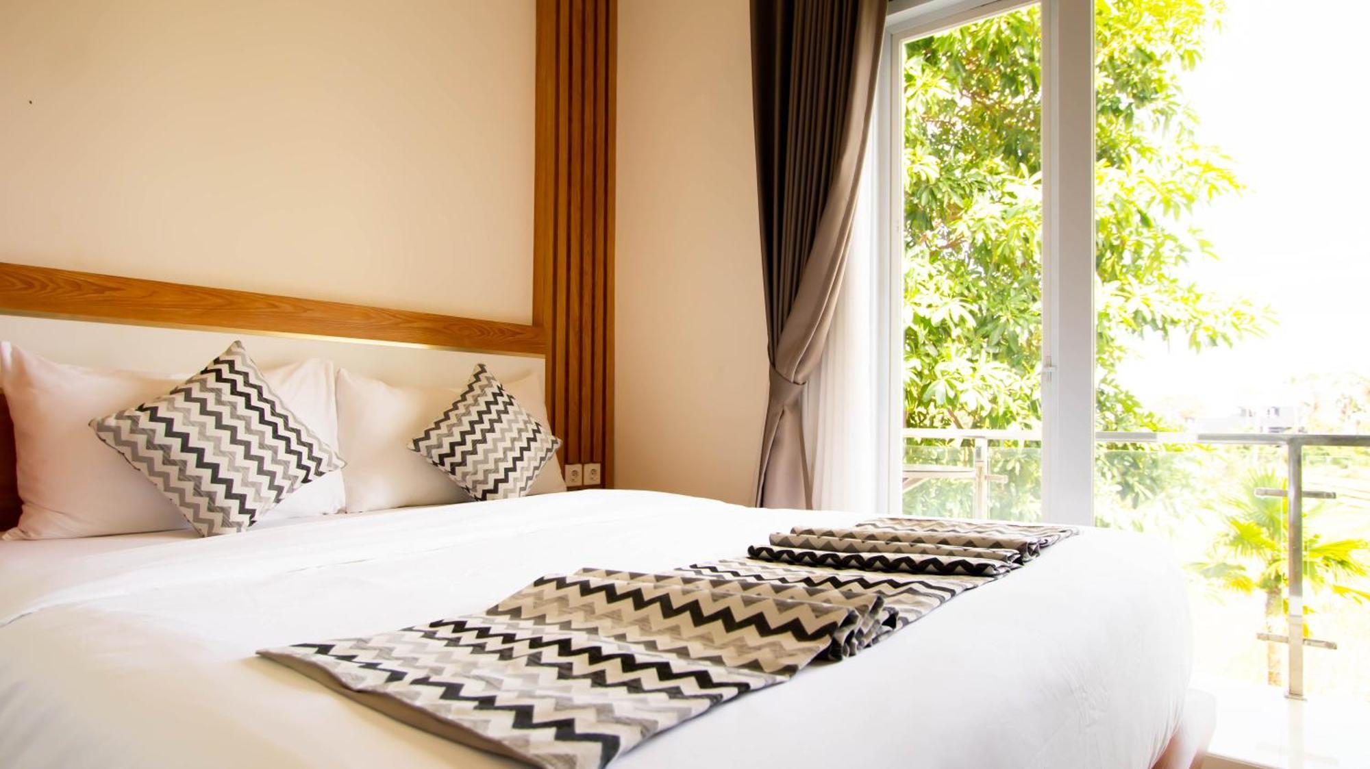 Deluxe Double Room with Balcony