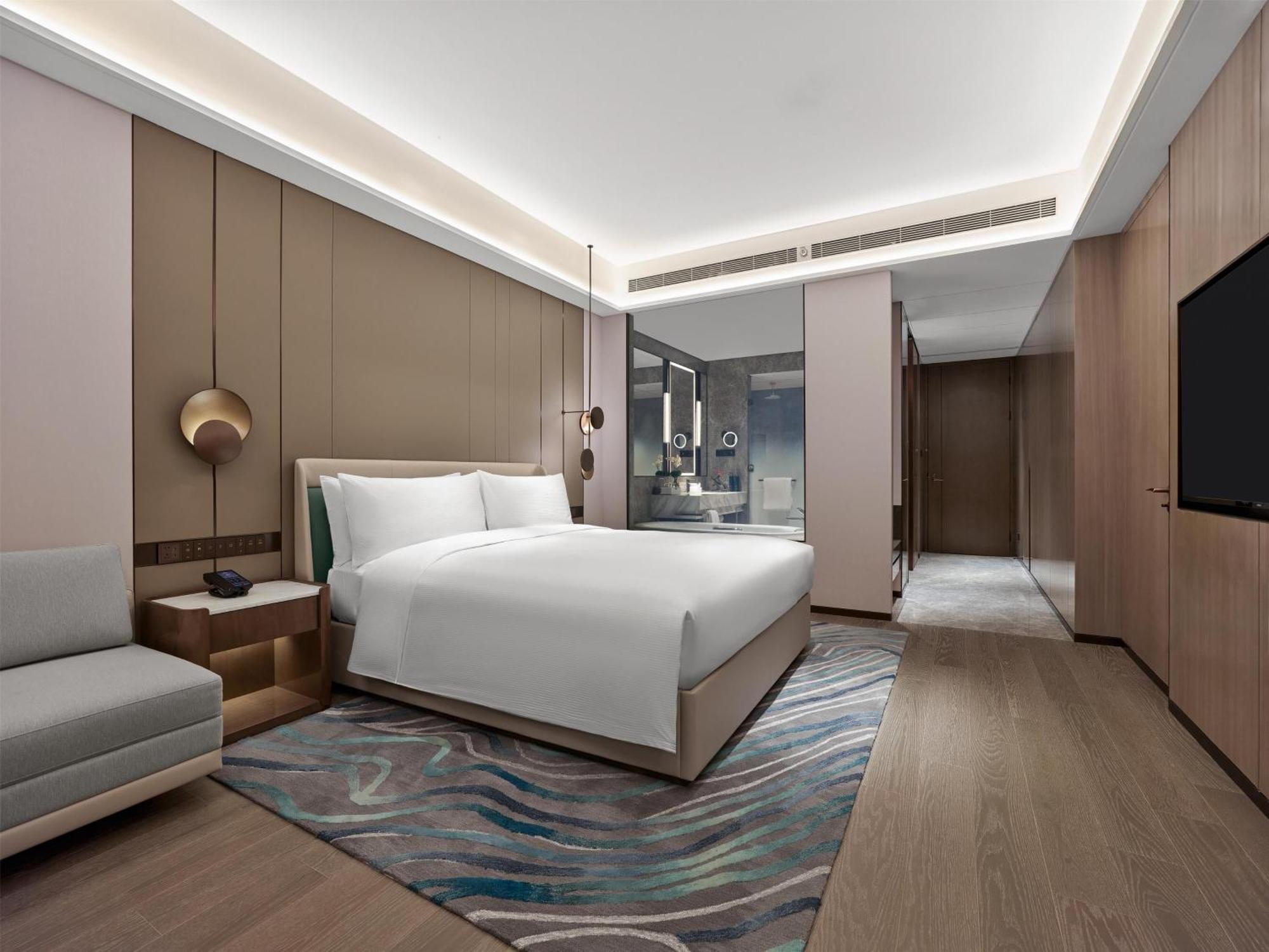 Deluxe King Room River View