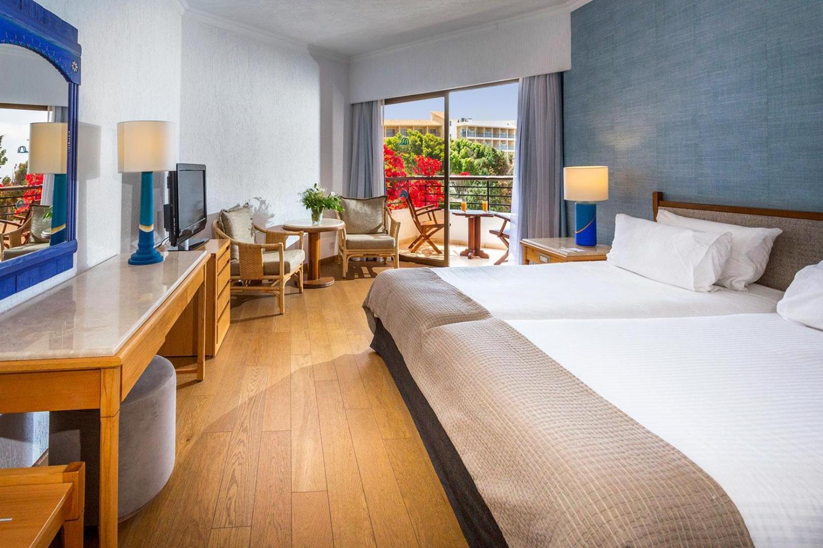 Double or Twin Room with Partial Sea View