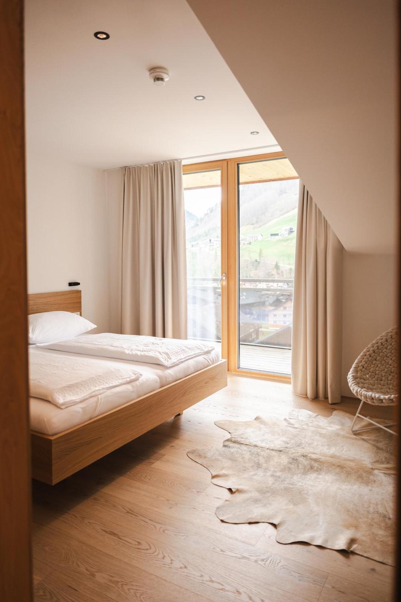 Apartment mit 2 Schlafzimmern und Balkon