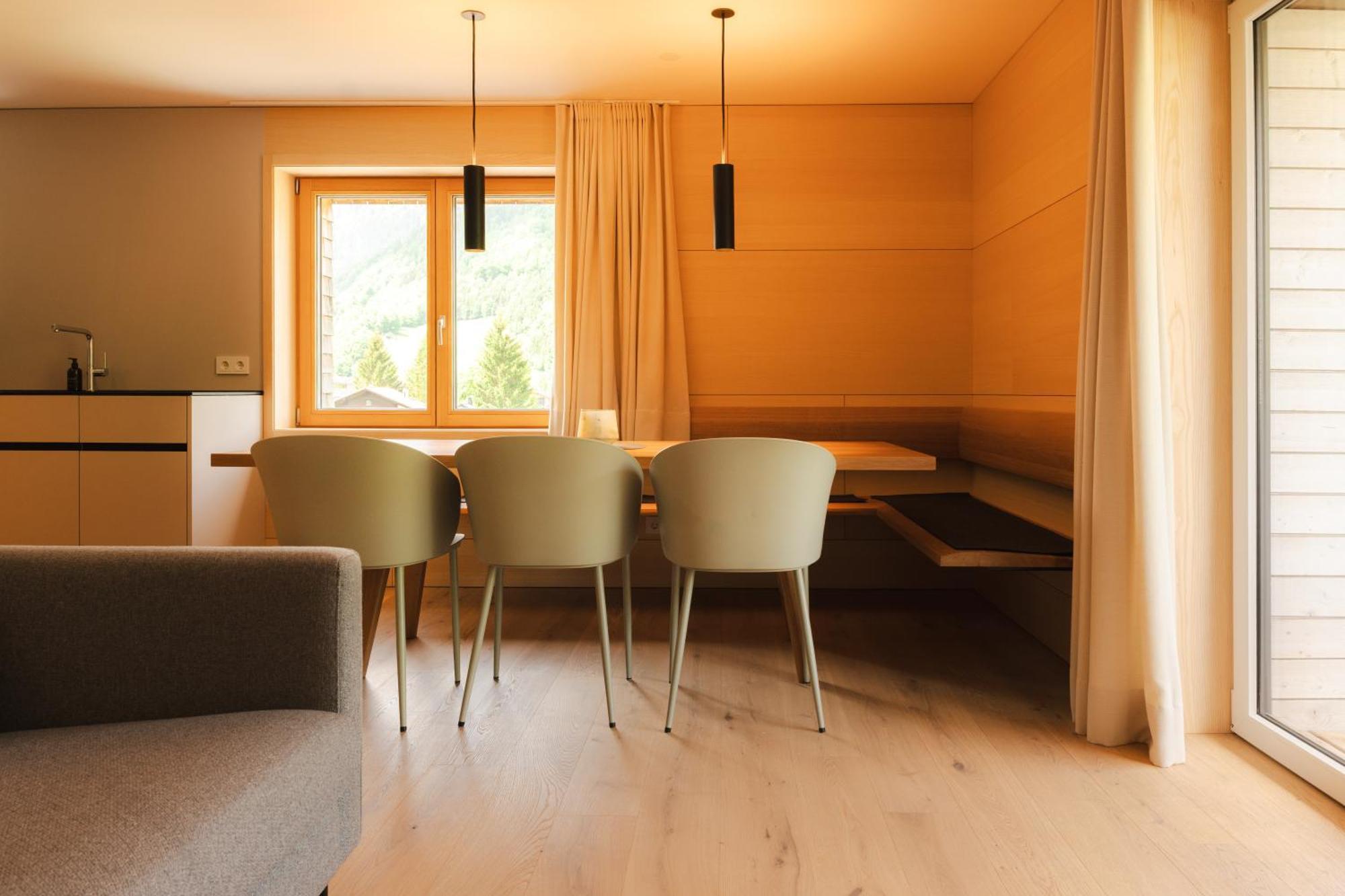 Apartment mit 2 Schlafzimmern und Balkon