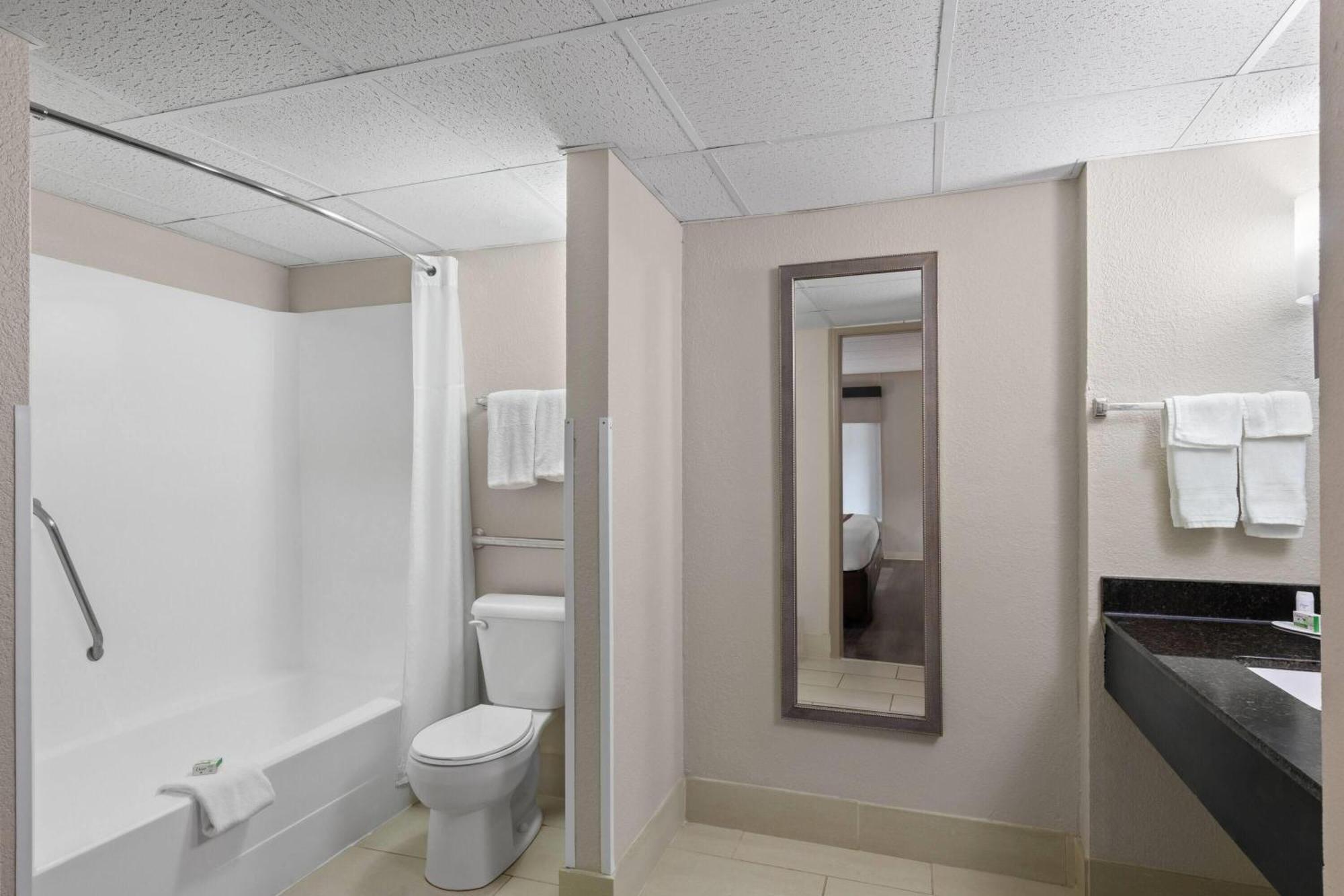 King Room - Mobility Access/Non-Smoking