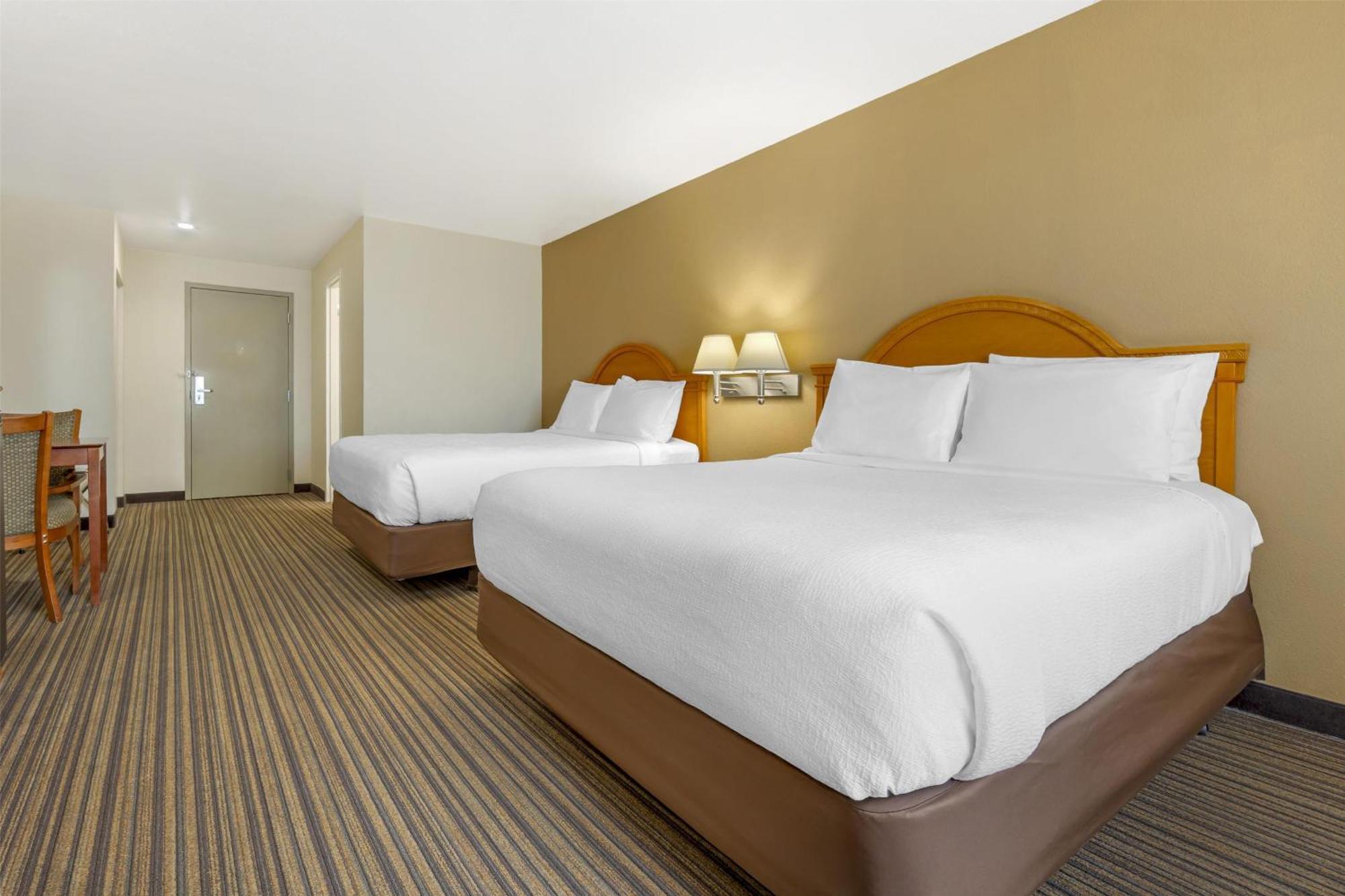 Queen Room with Two Queen Beds - Non-Smoking
