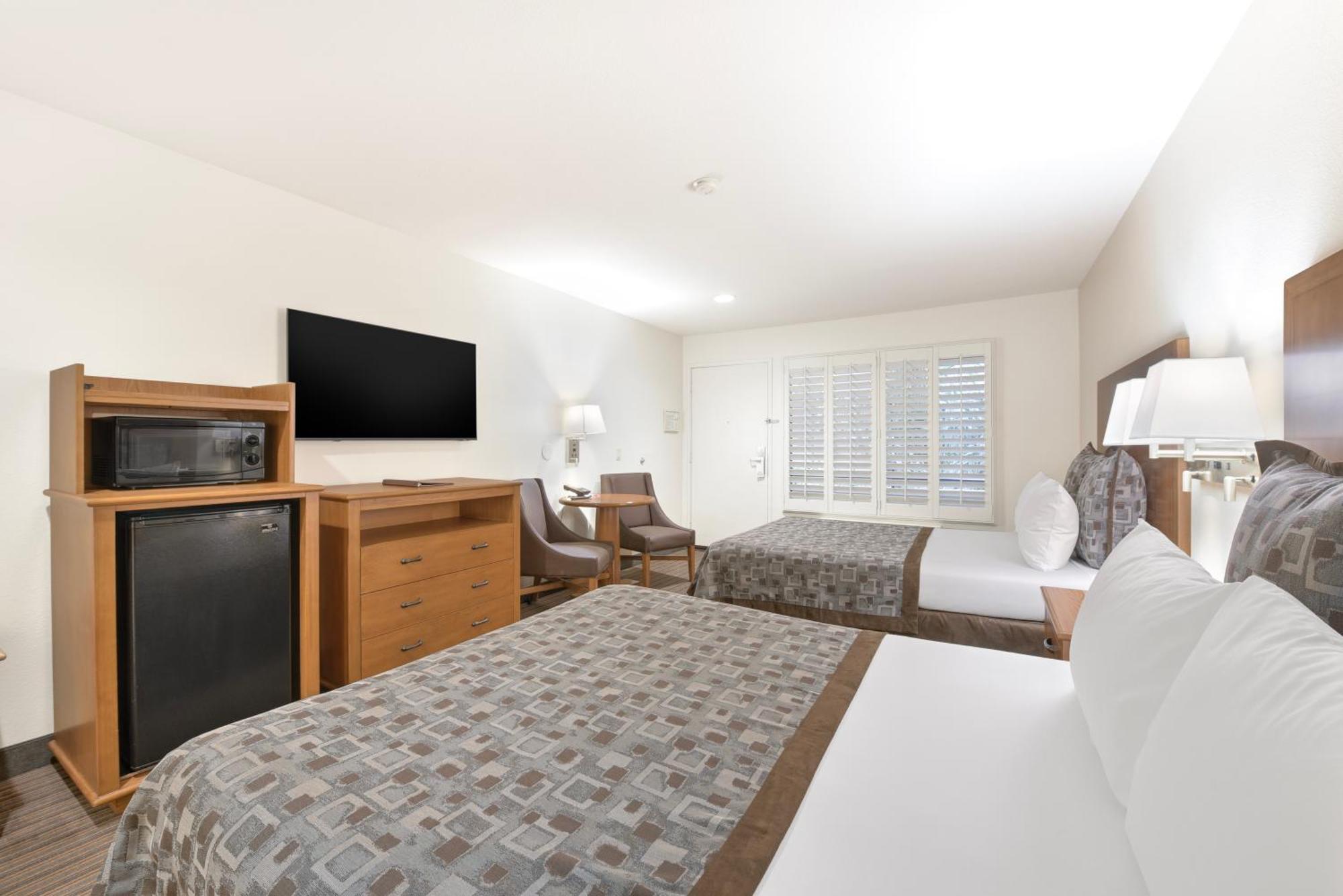 Queen Room Two Queen Beds