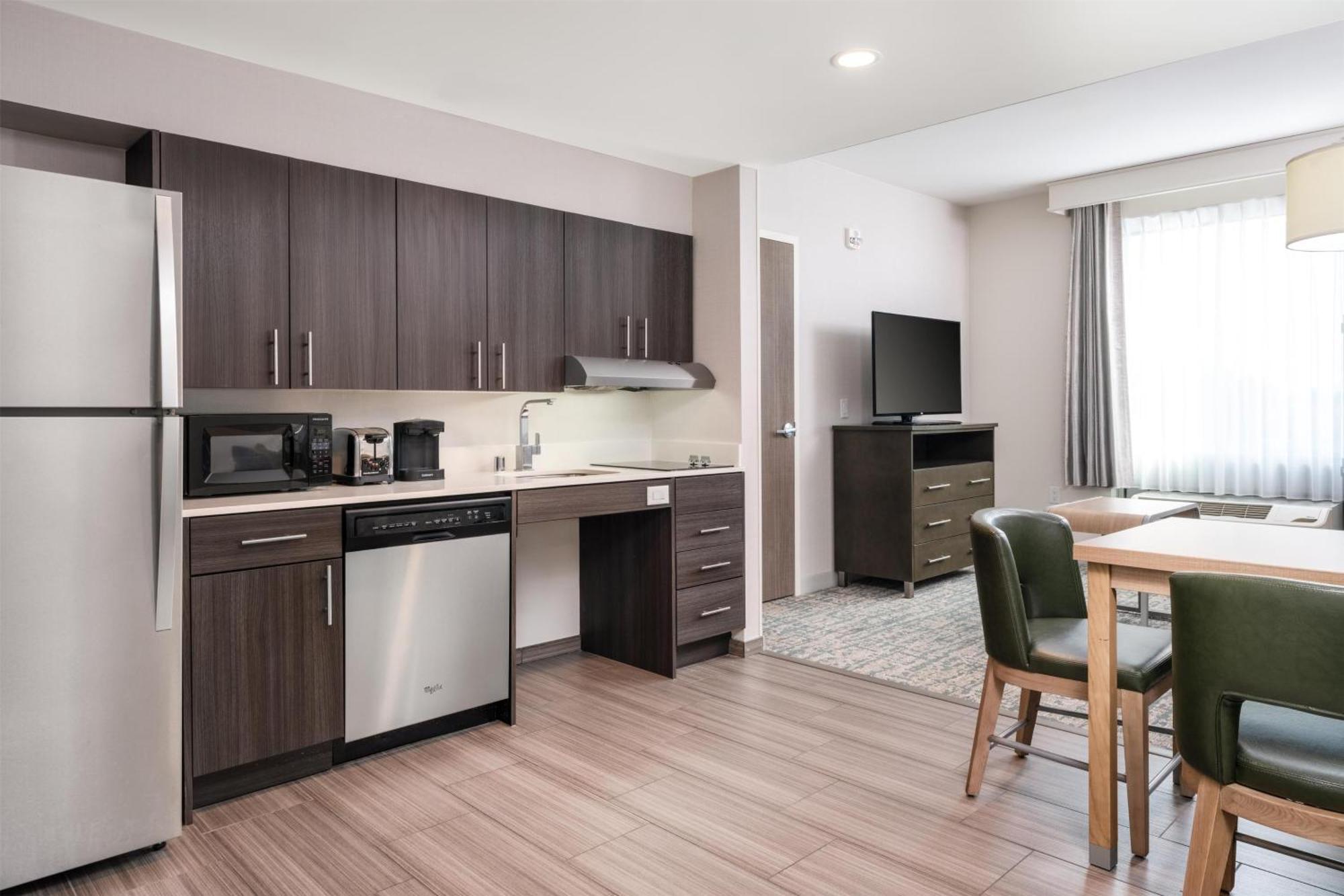 King Suite - Hearing Access/Non-Smoking