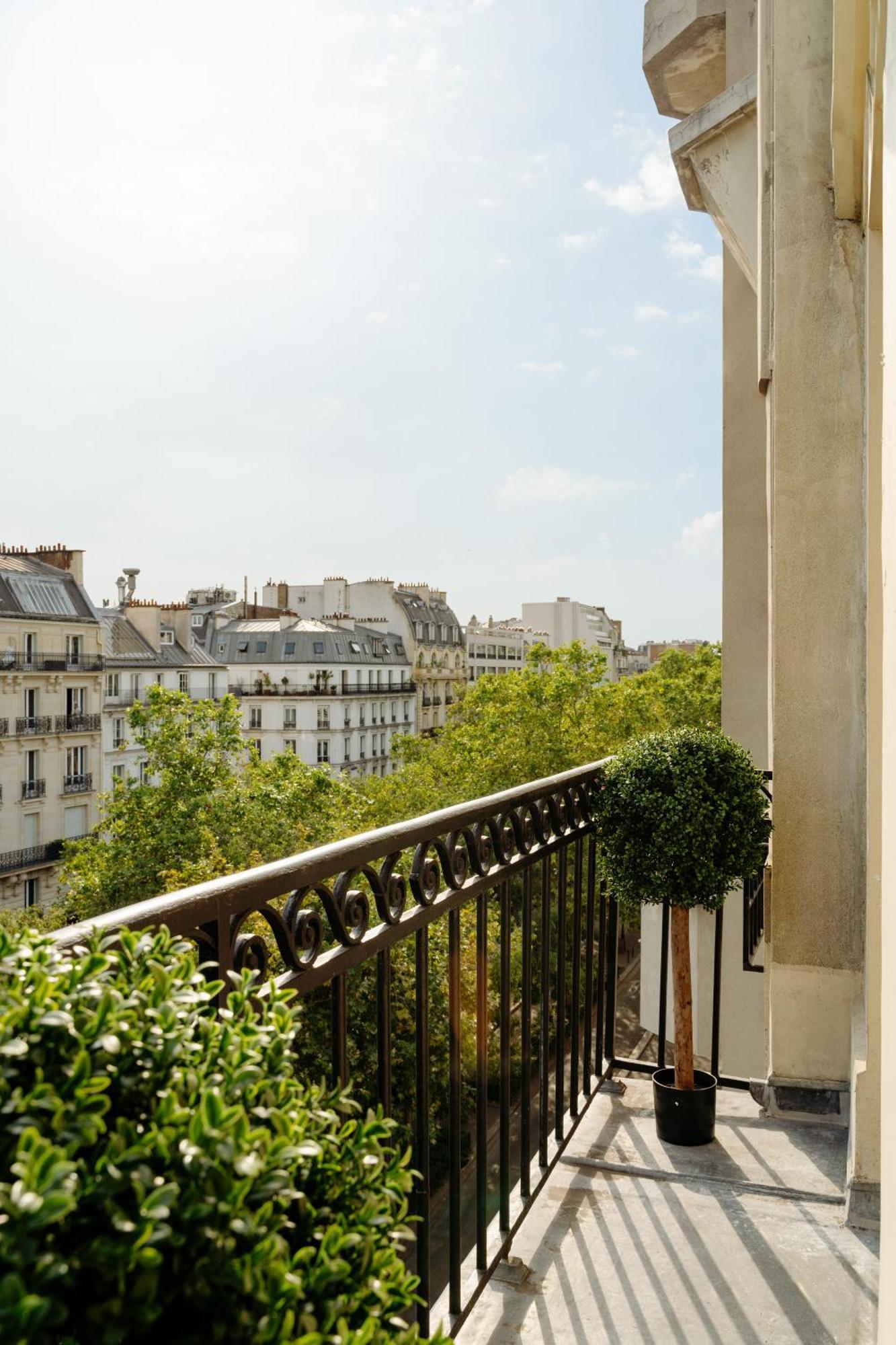Deluxe Studio Balcony