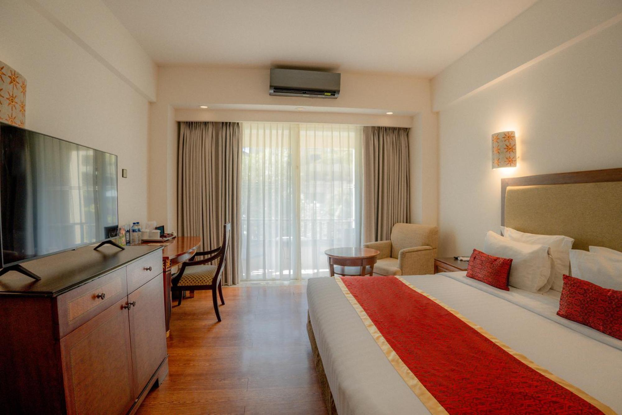 Deluxe Pool View Room with Free Airport Transfer,1675802667:JPEG