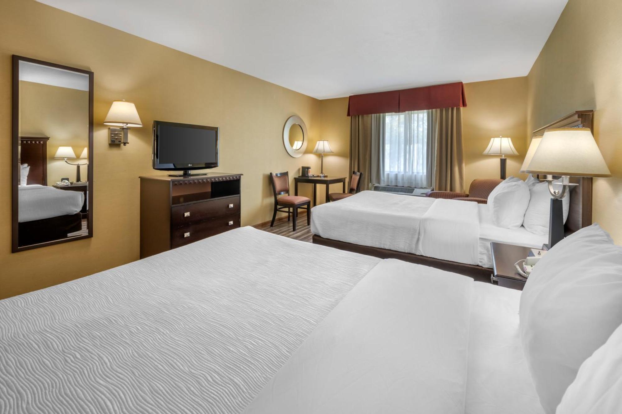 Queen Room with Two Queen Beds - Non-Smoking