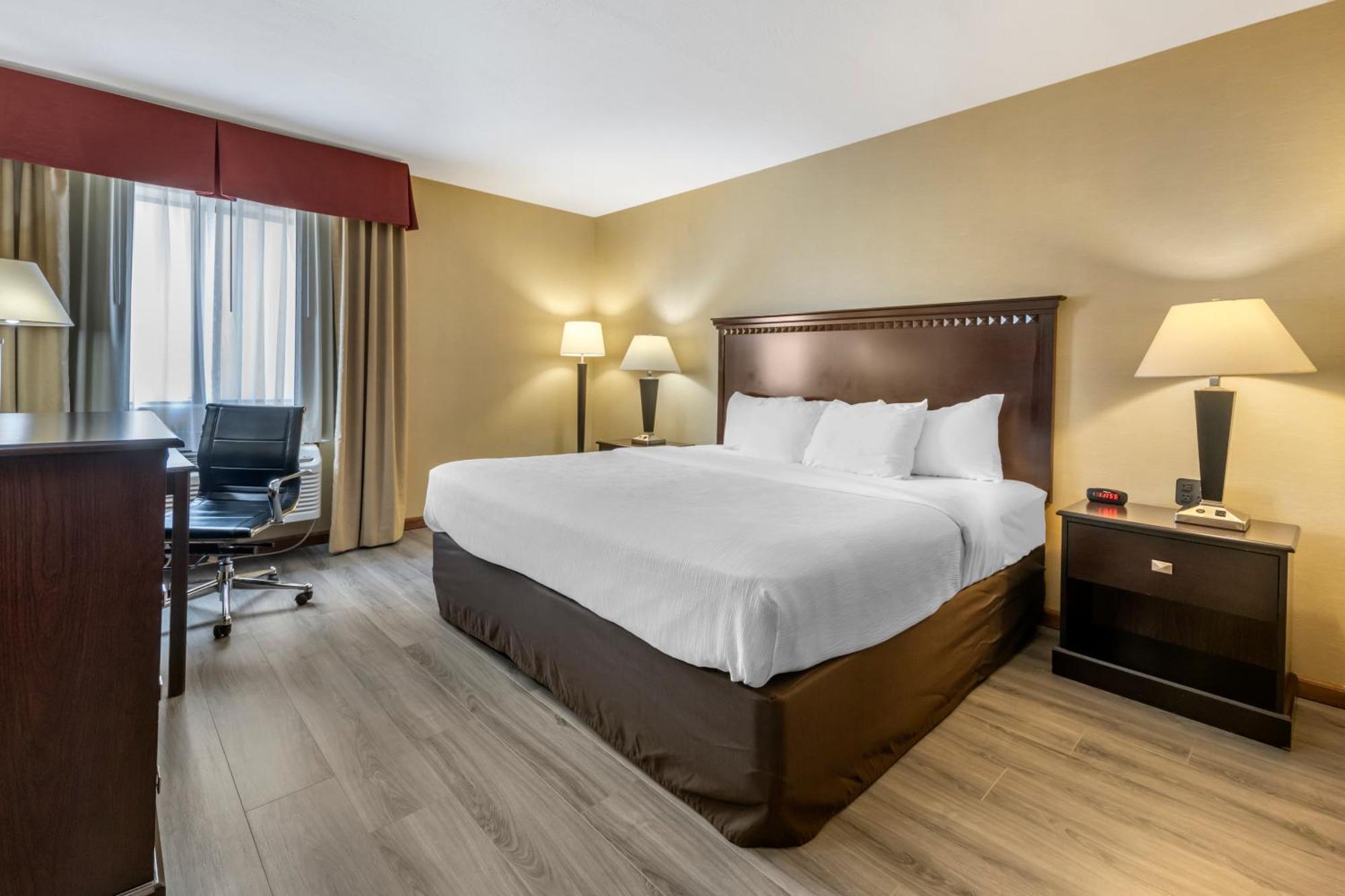 King Room - Accessible/Non-Smoking