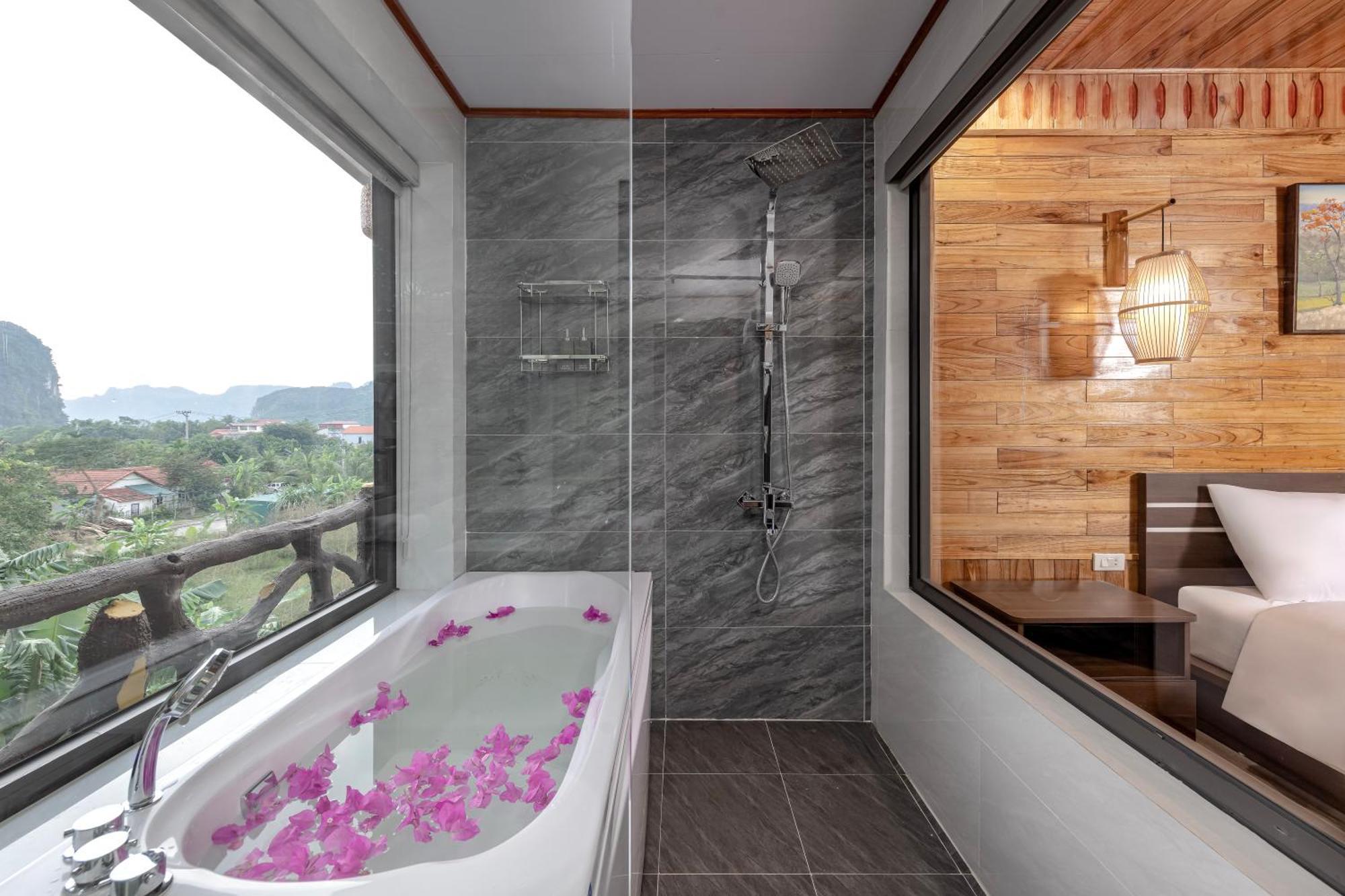 Deluxe Double Room with Bath