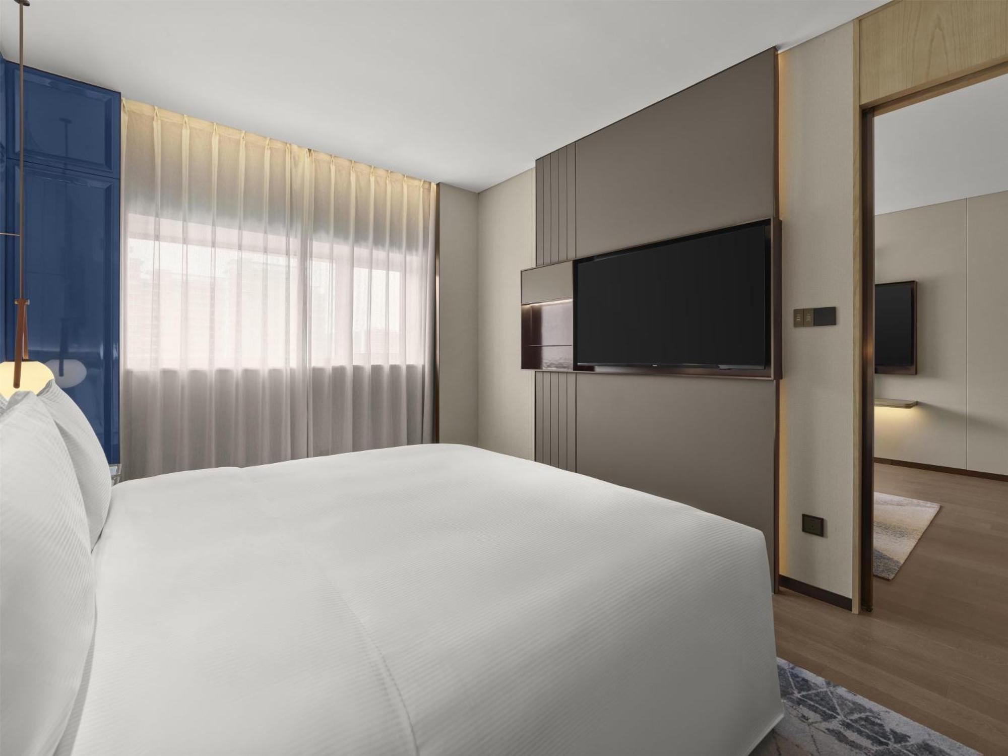 One-Bedroom Executive King Suite Tower