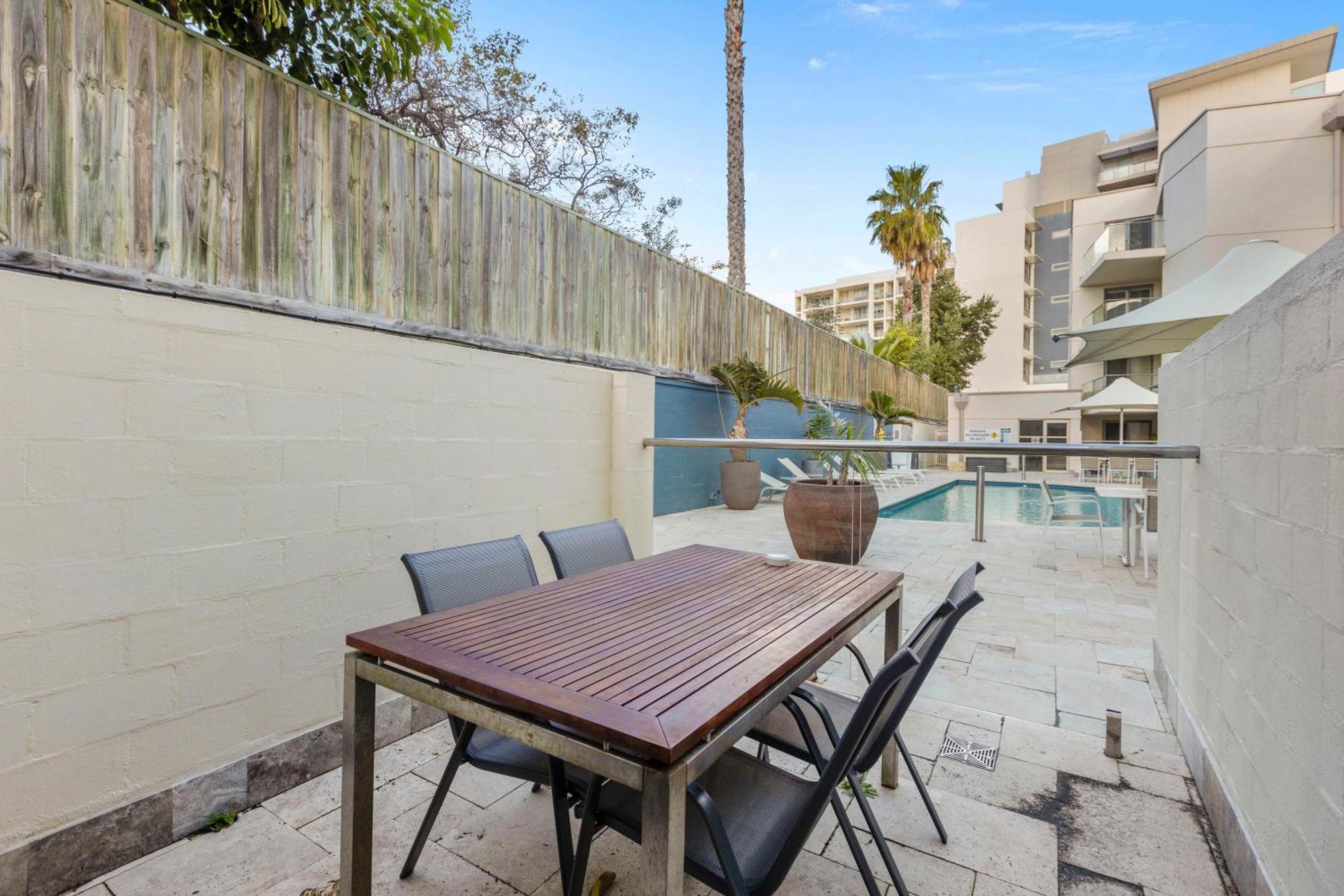 Seashells One Bedroom Apartment Pool View
