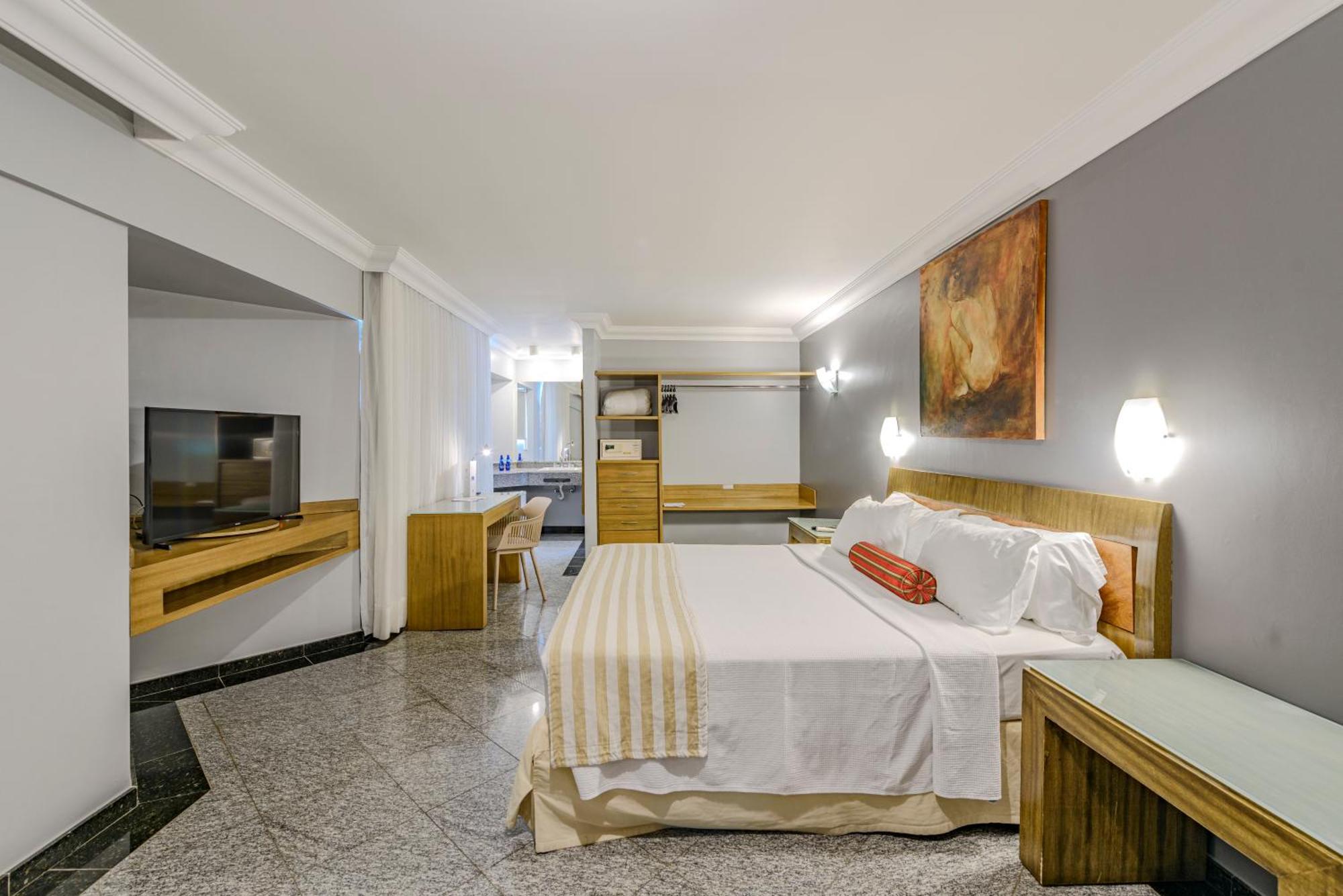 Deluxe King Suite
