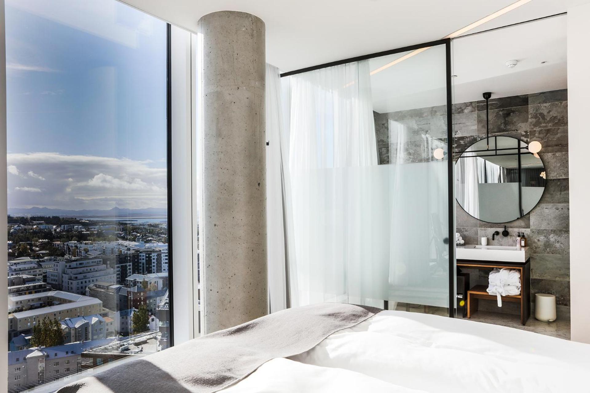 Panoramic Suite City View