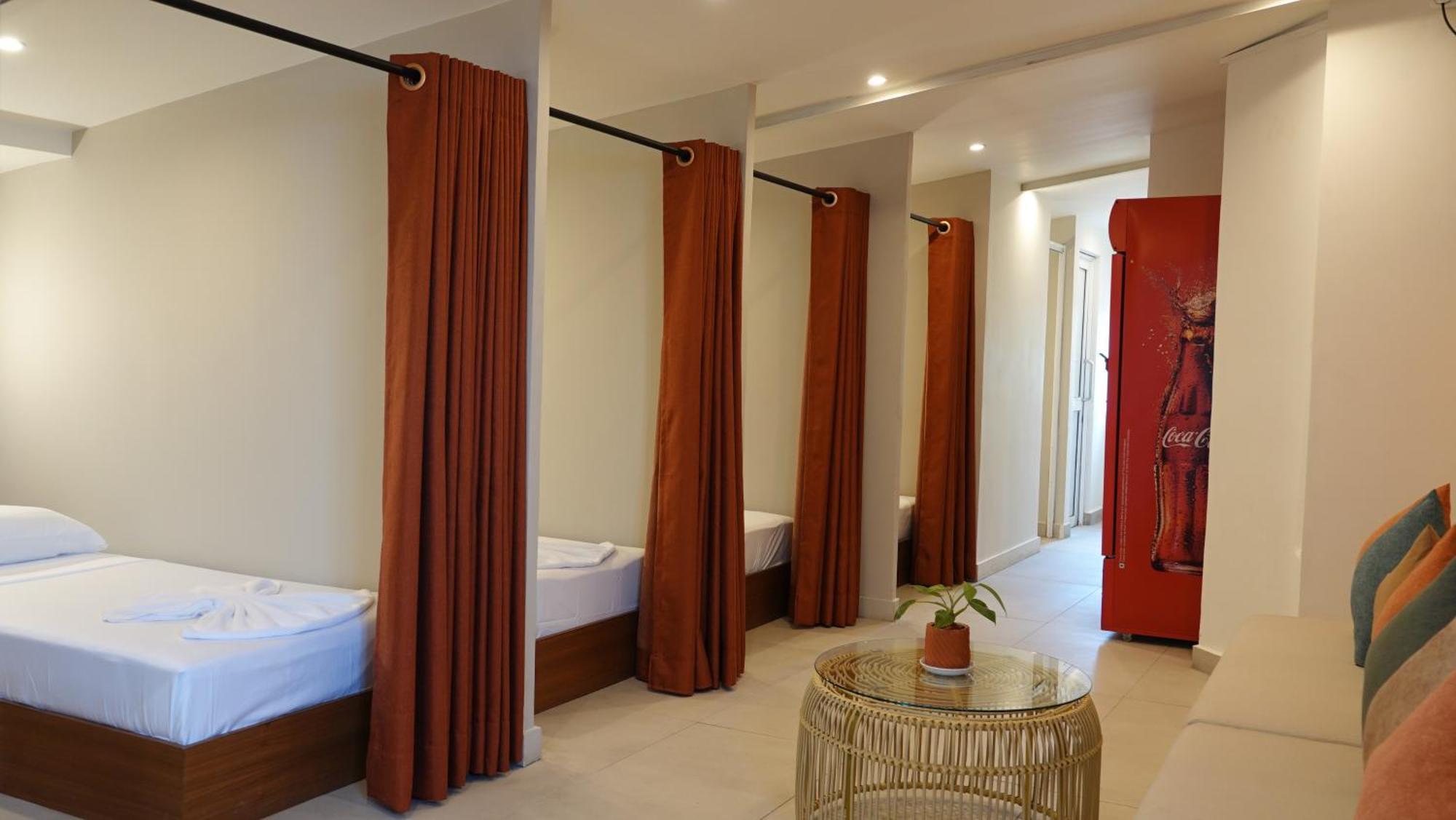 Single Bed Mixed Dormitory Room