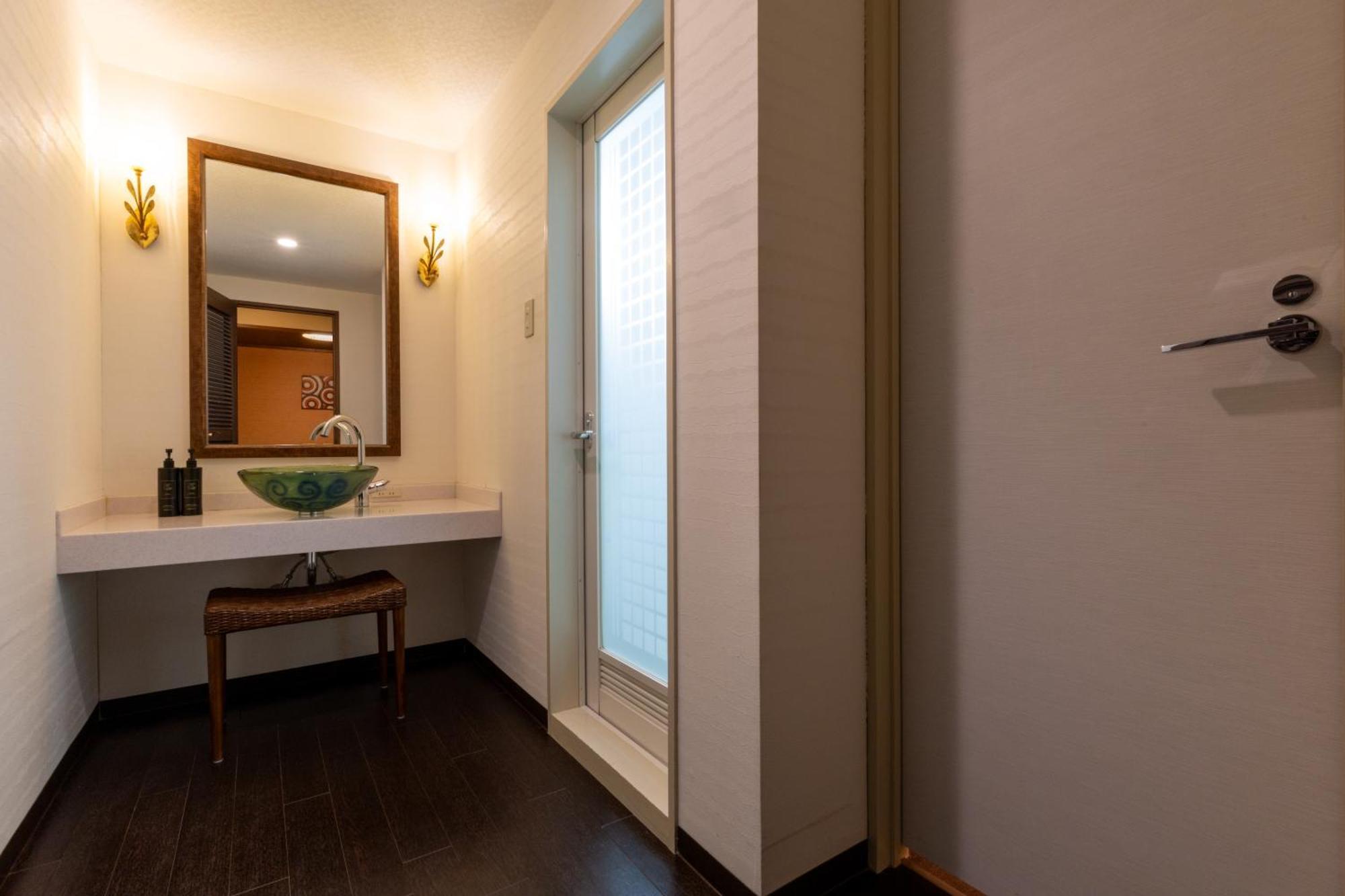 Japanese Western Style Classic Junior Suite with Two Single Beds
