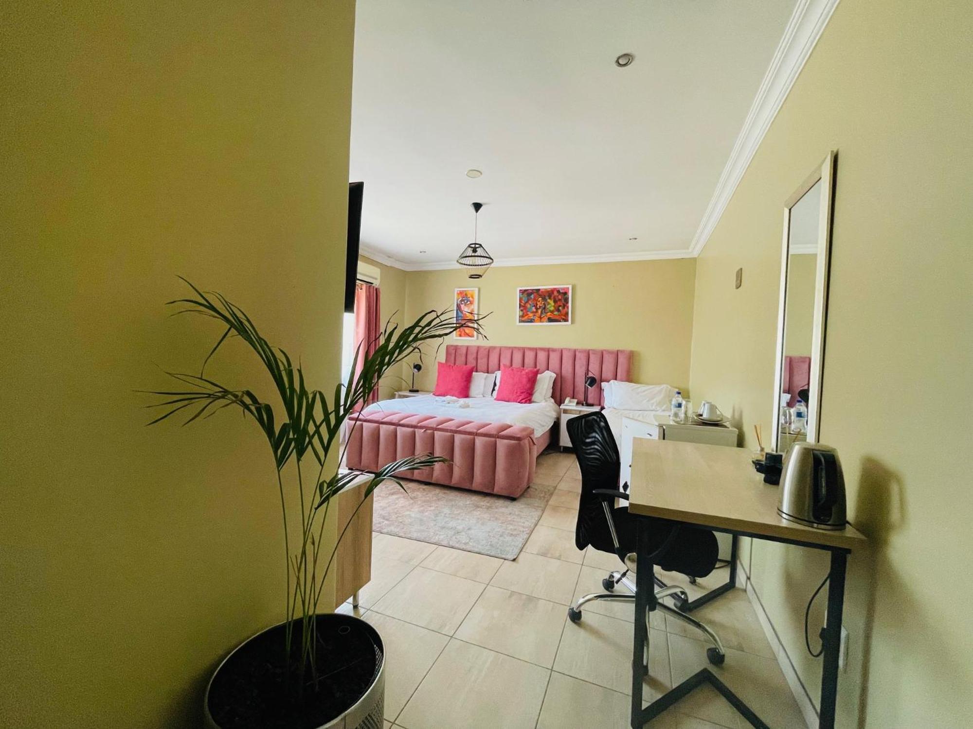 Deluxe Suite