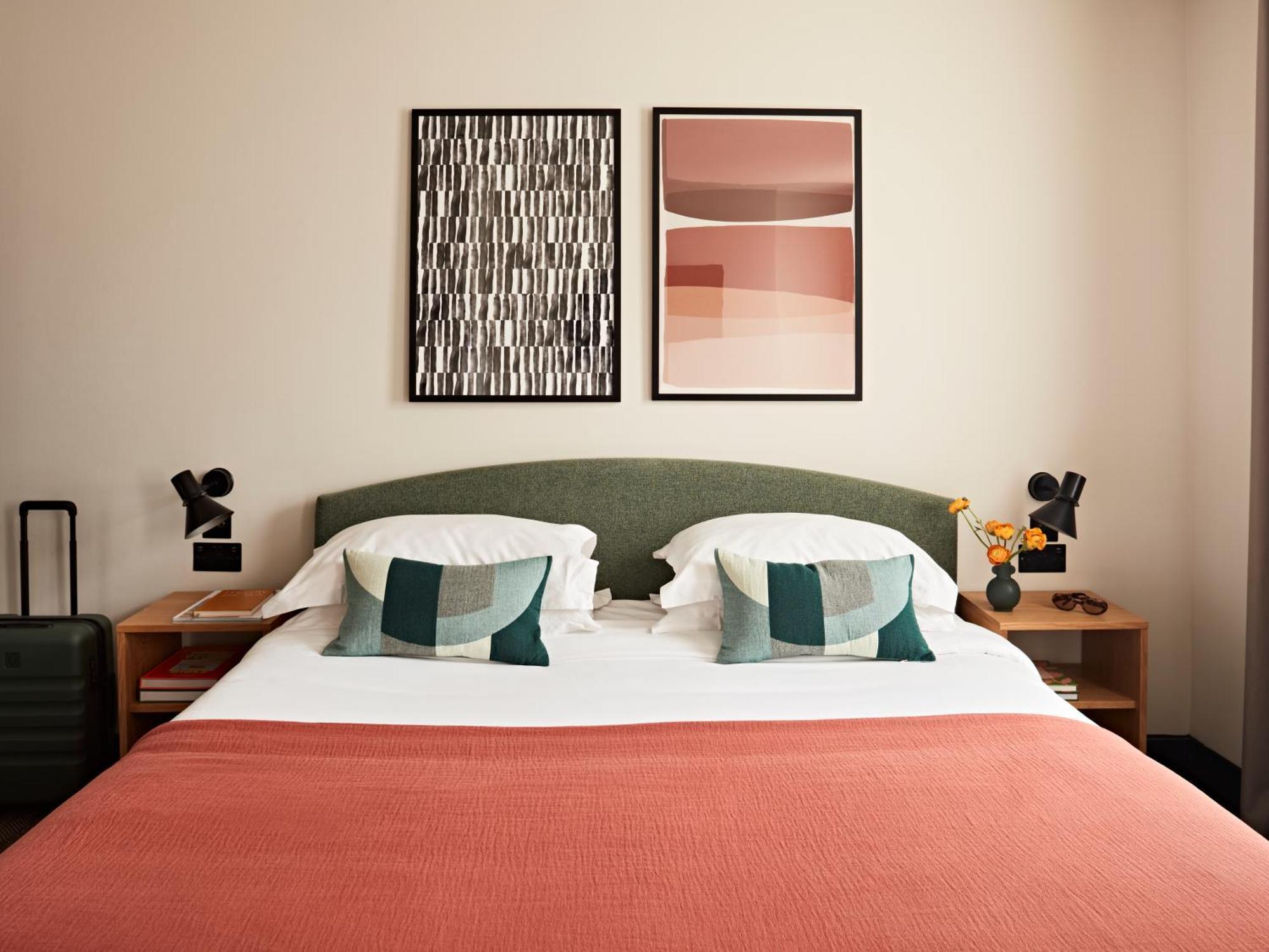 Medium Room