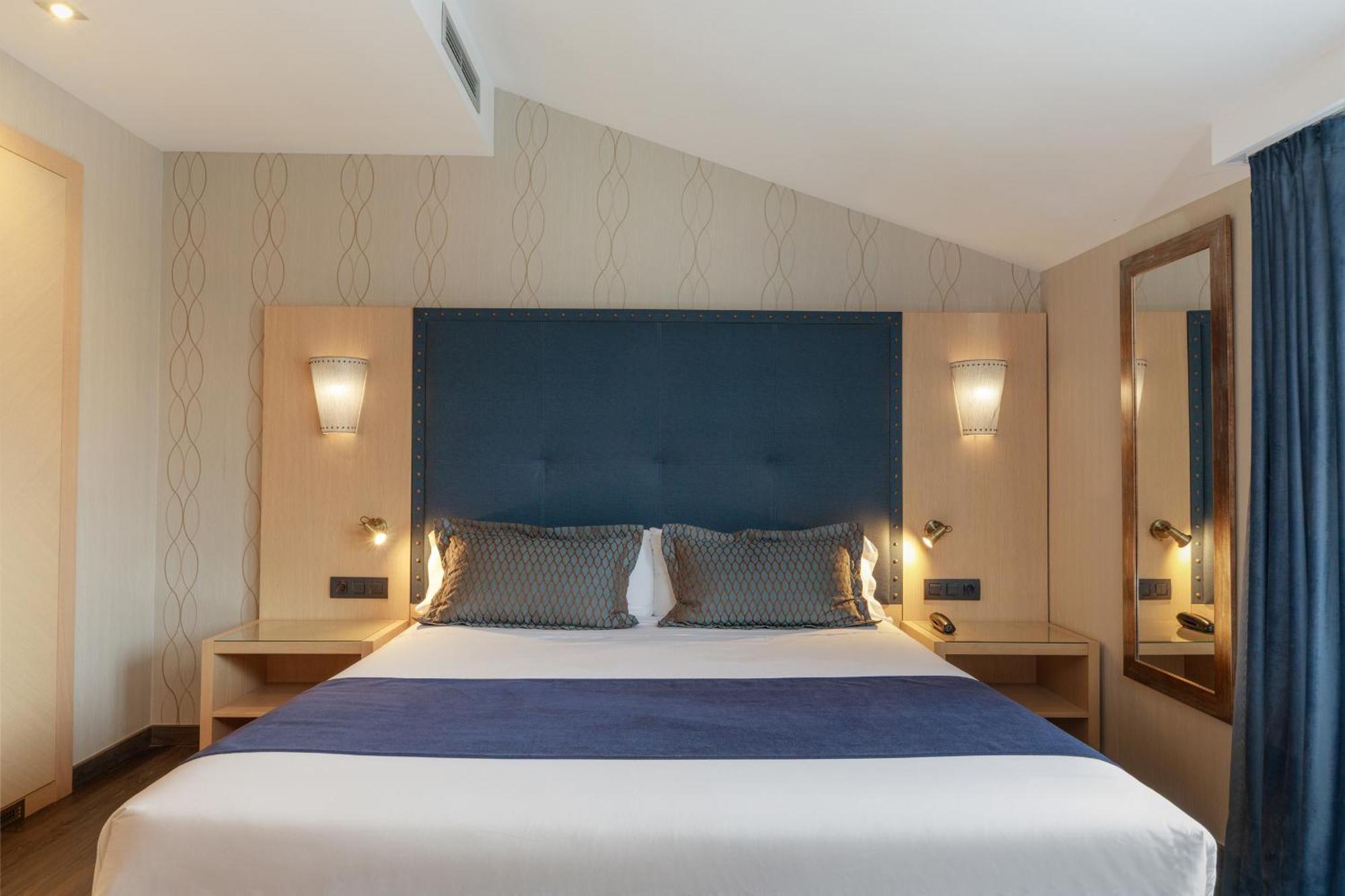 Chambre Double ou Lits Jumeaux avec Terrasse
