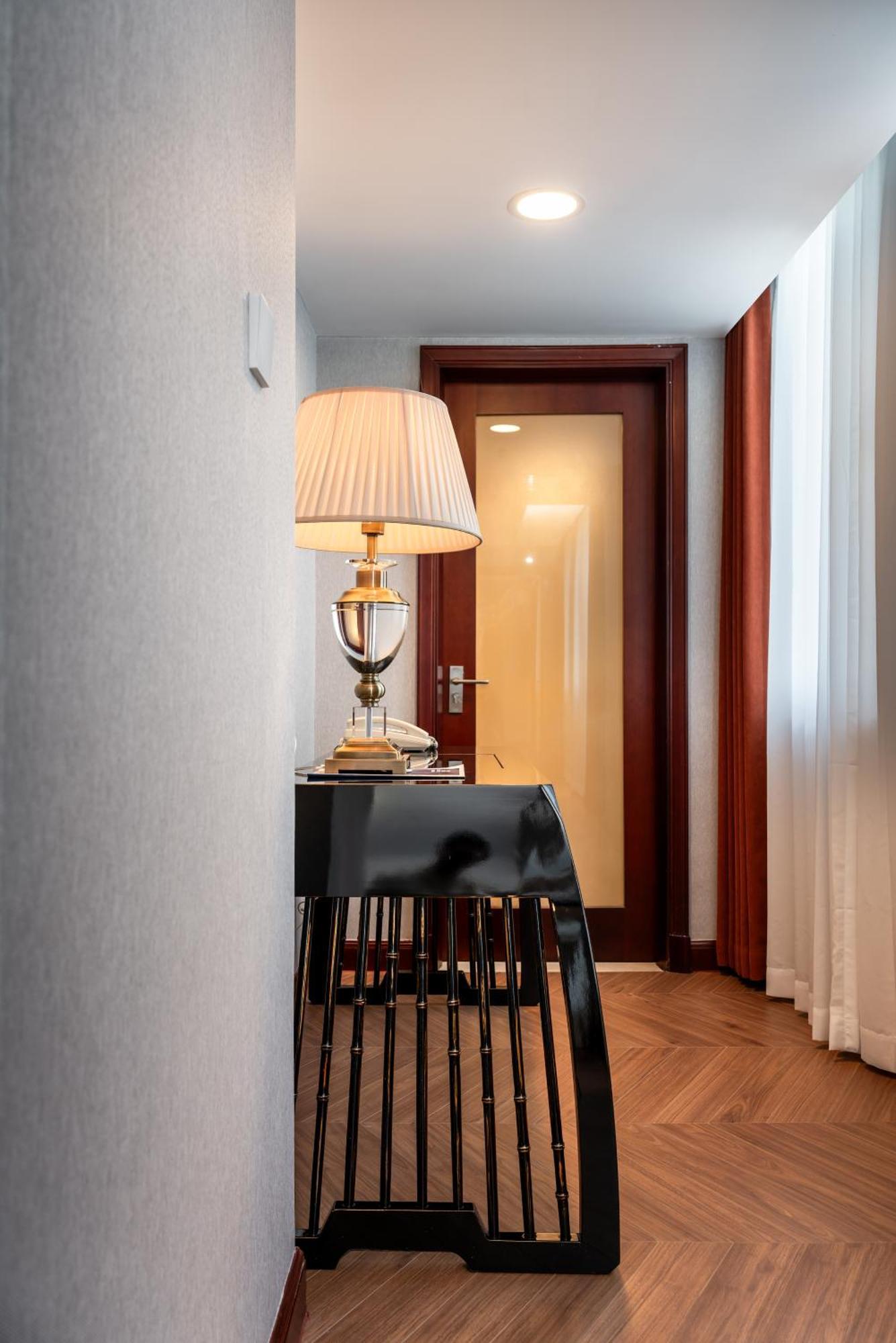 Specialty Suite