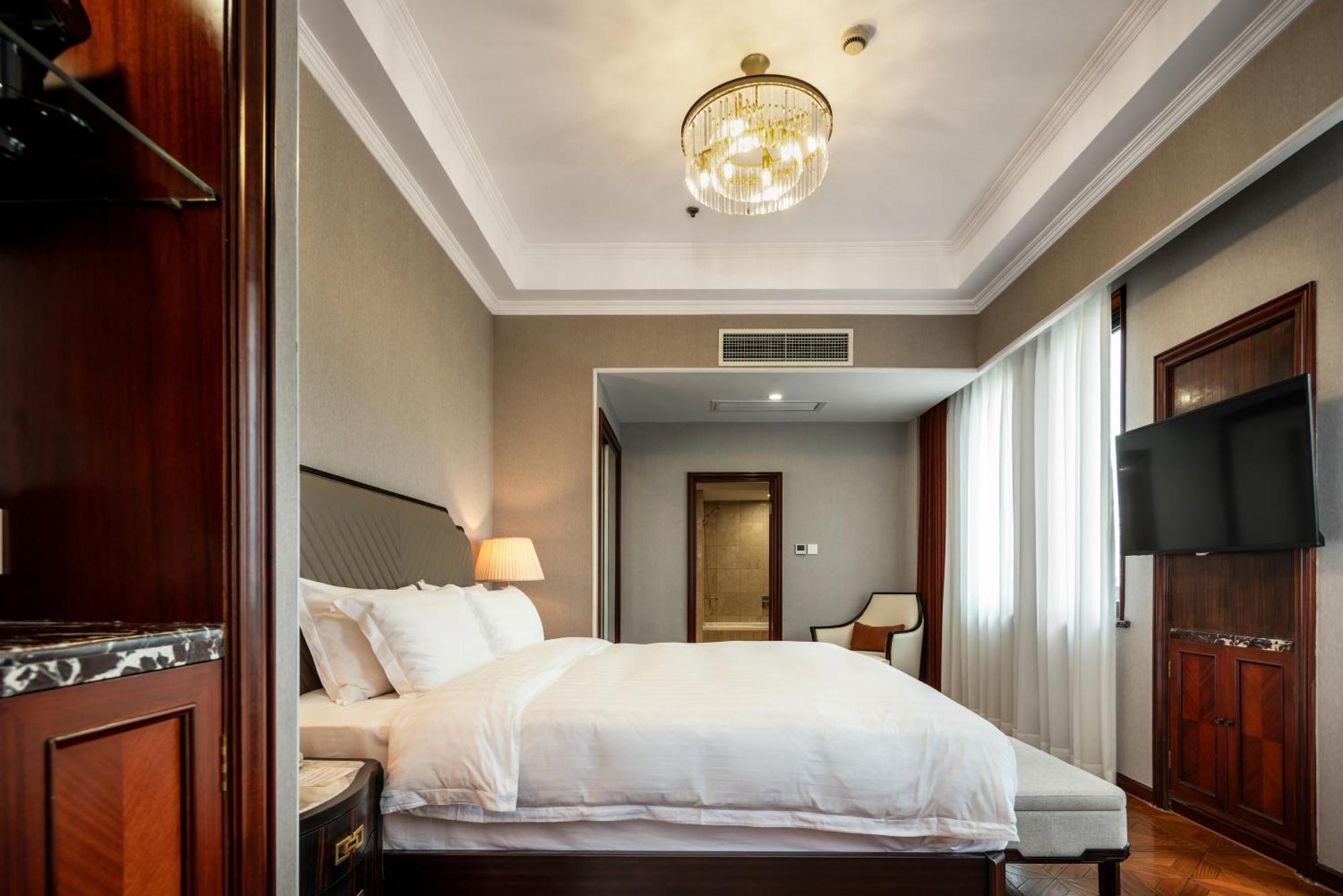 Specialty Suite