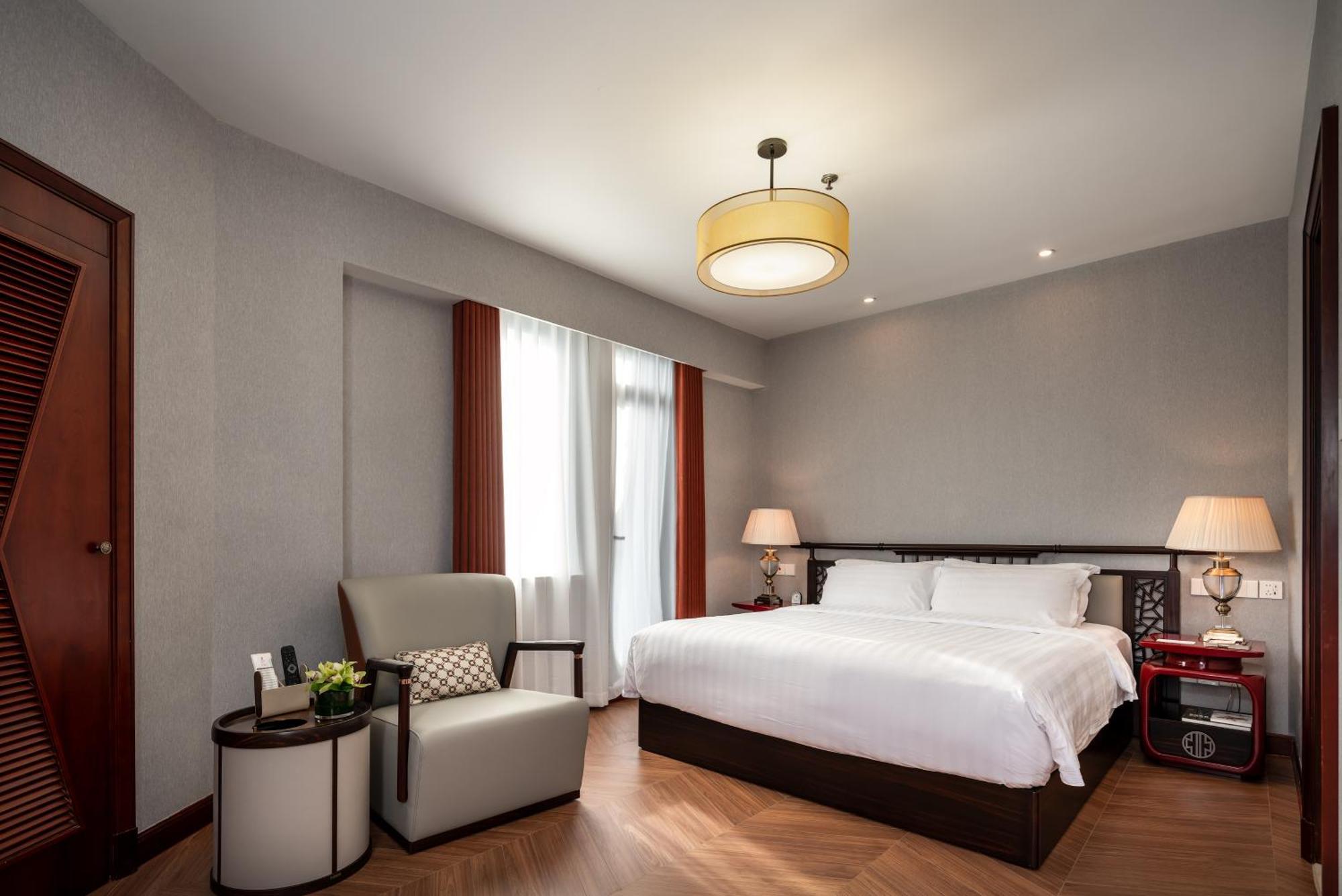 Specialty Suite